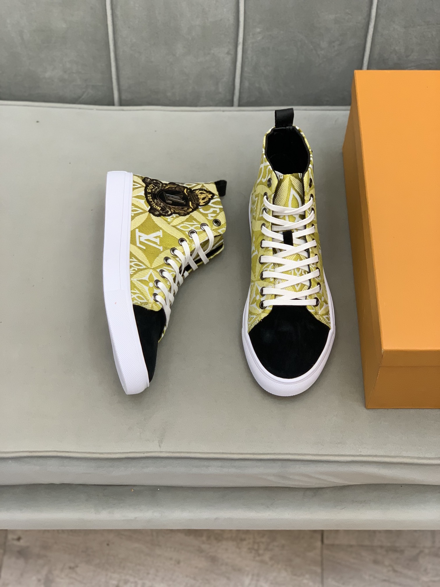 Louis Vuitton High Top sneaker 11 - vstockx
