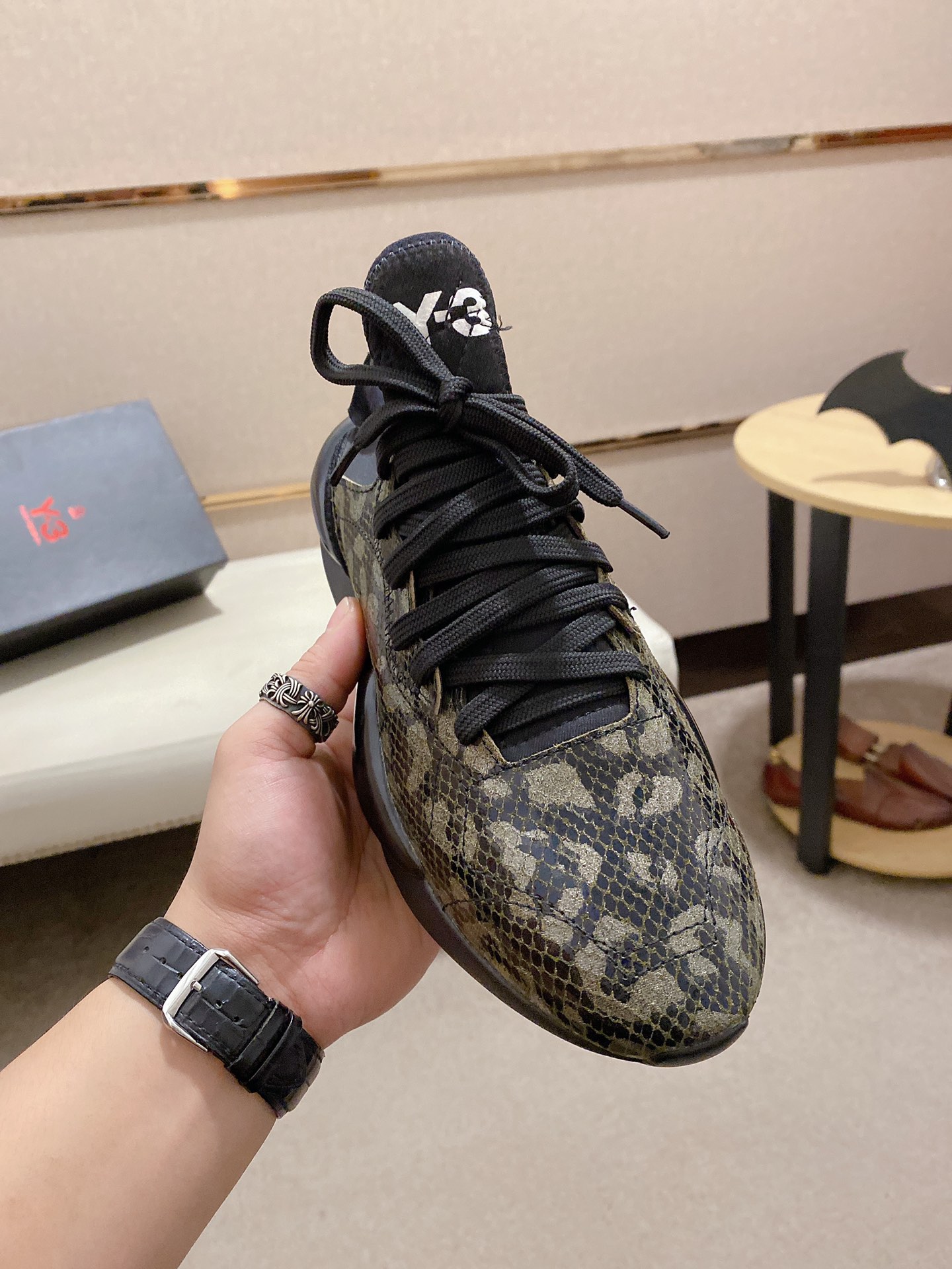 Y-3 Kaiwa Lace-Up Sneakers 15 - vstockx