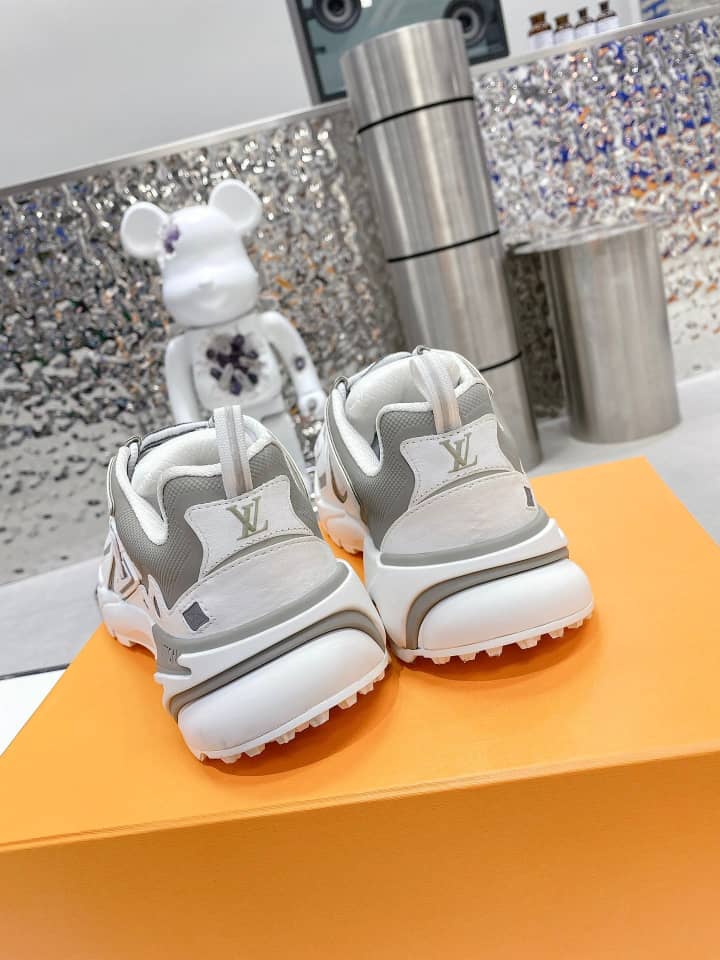 Louis Vuitton LV Runner Tatic Sneaker White - vstockx