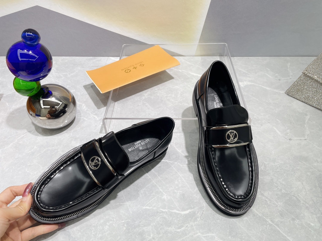 Louis Vuitton shoes WOMEN 3 - vstockx