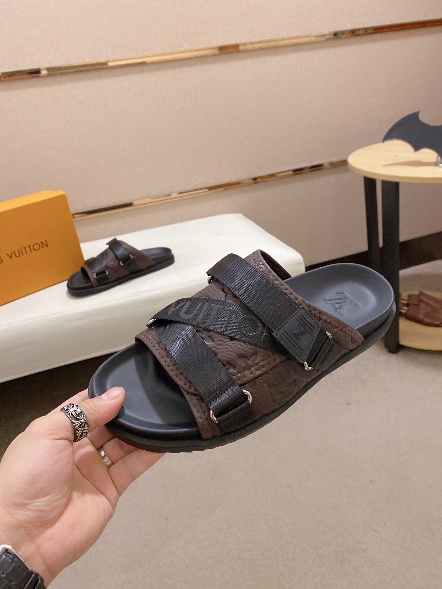 Louis Vuitton Honolulu Sneaker 5 - vstockx