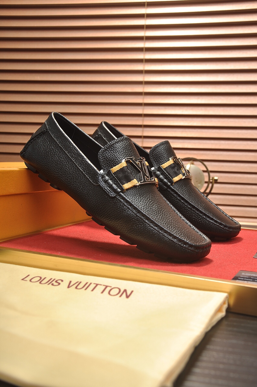 Louis Vuitton Leather Boots 27 - vstockx