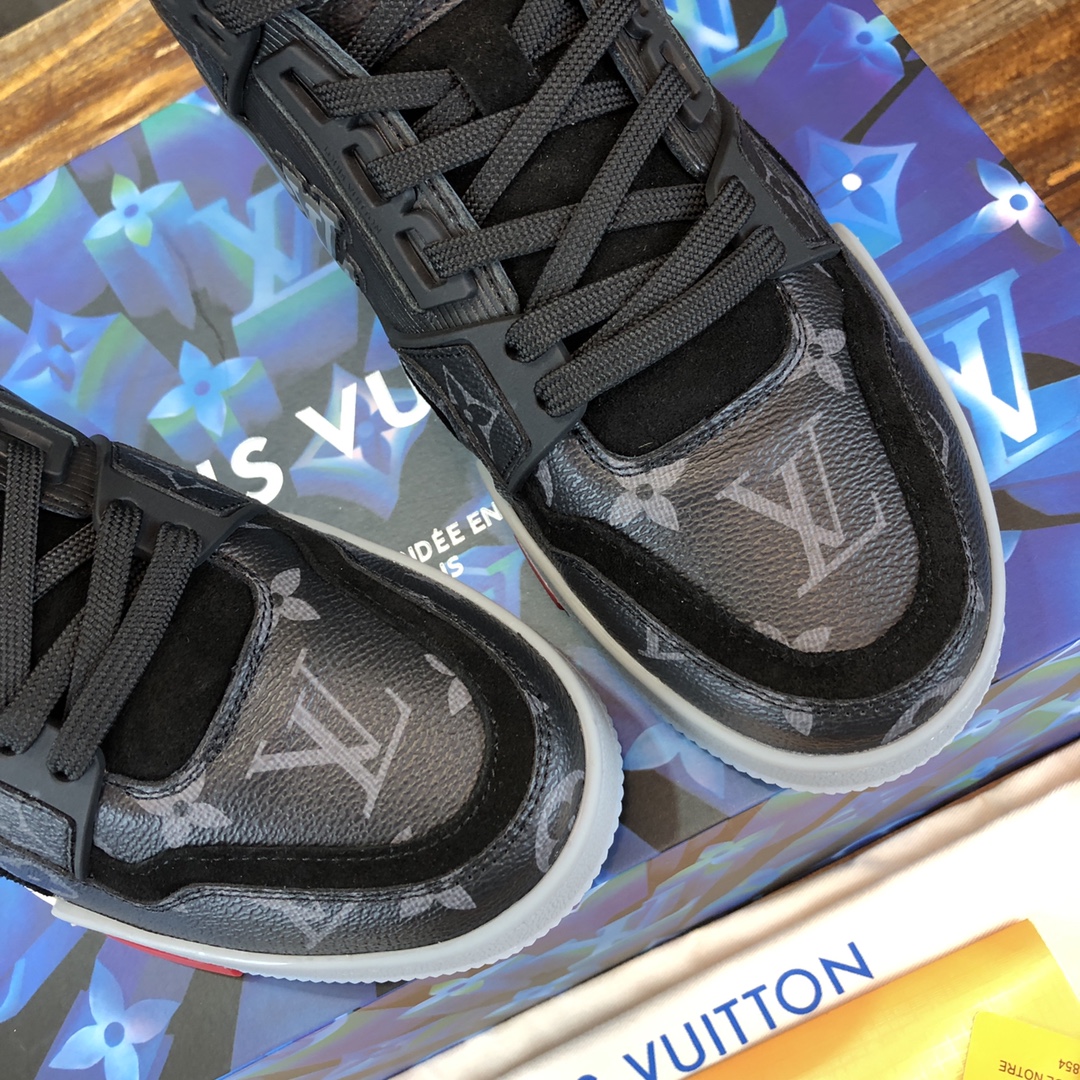 Louis Vuitton Trainer Sneakers 7 - vstockx