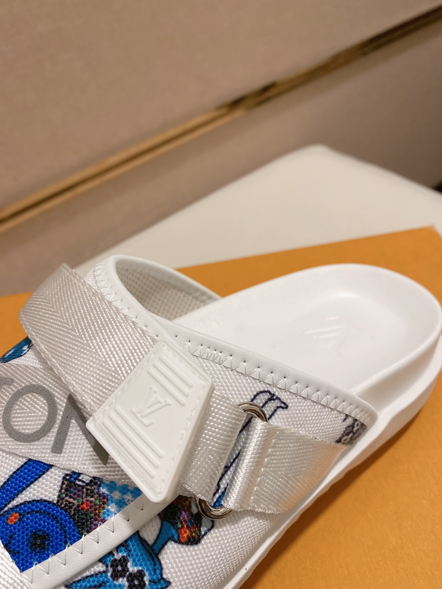 Louis Vuitton Honolulu Sneaker 9 - vstockx