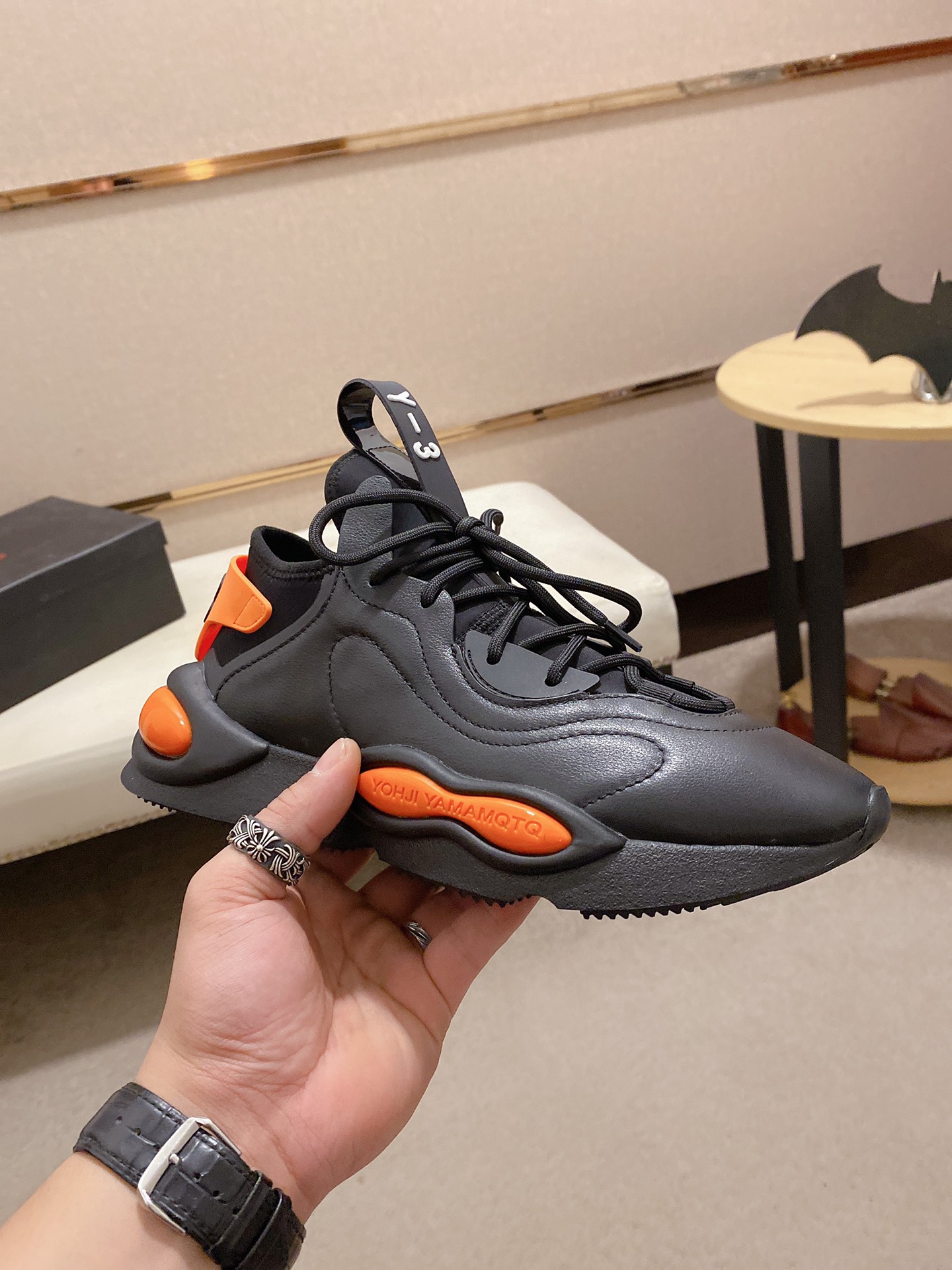 Y-3 Kaiwa Lace-Up Sneakers 7 - vstockx