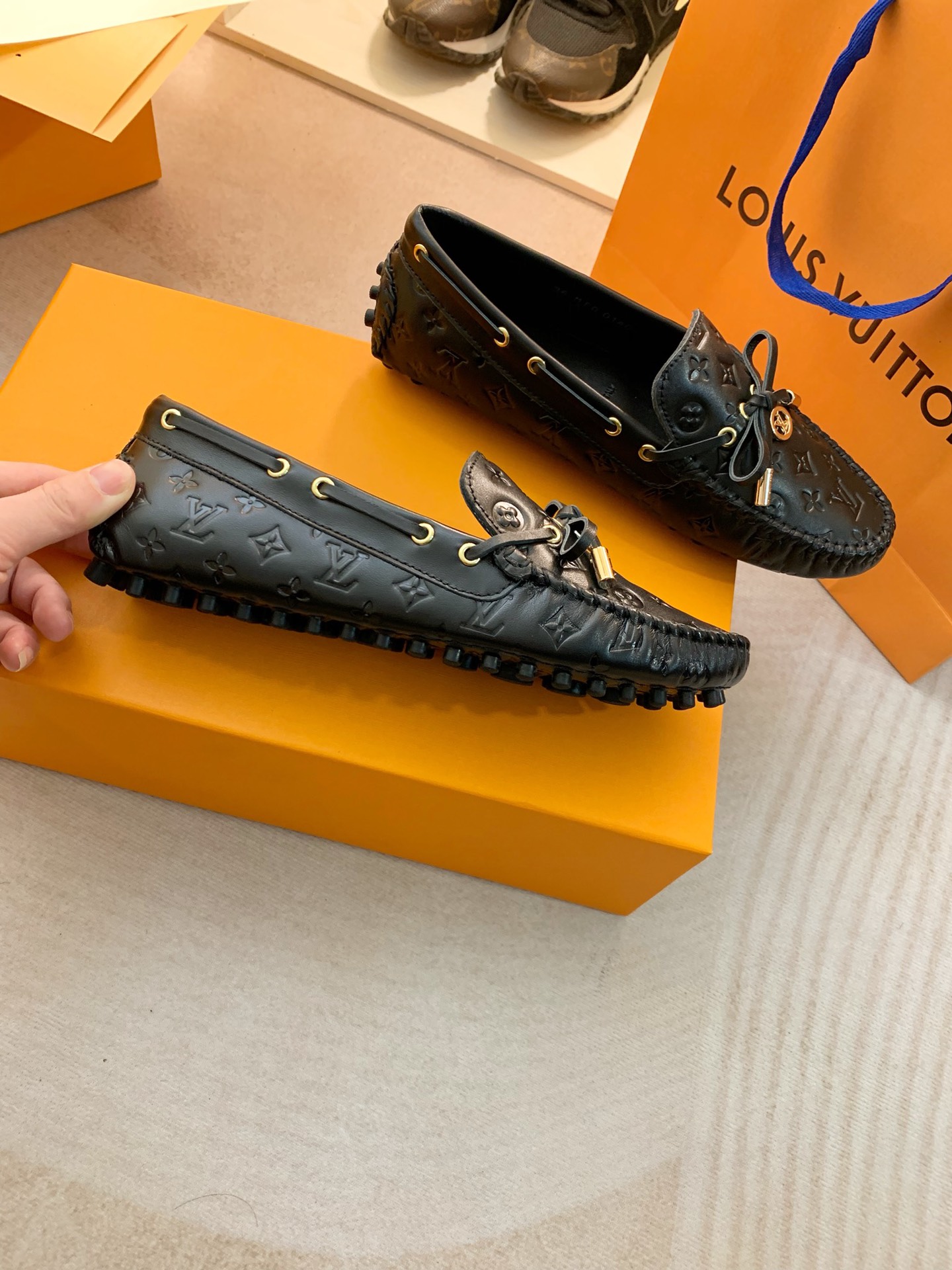 Louis Vuitton GLORIA FLAT LOAFERS WOMEN 11 - vstockx