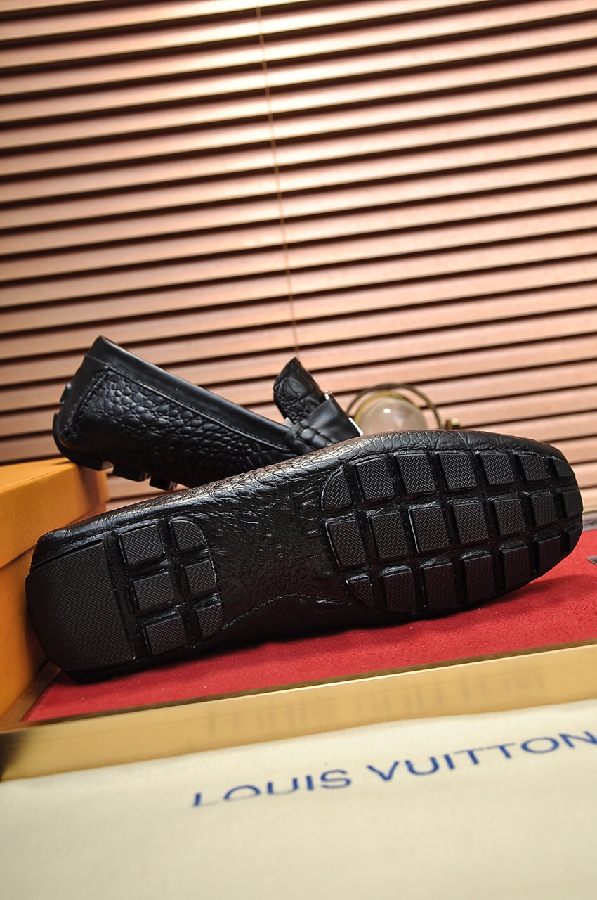 Louis Vuitton Leather Boots 4 - vstockx