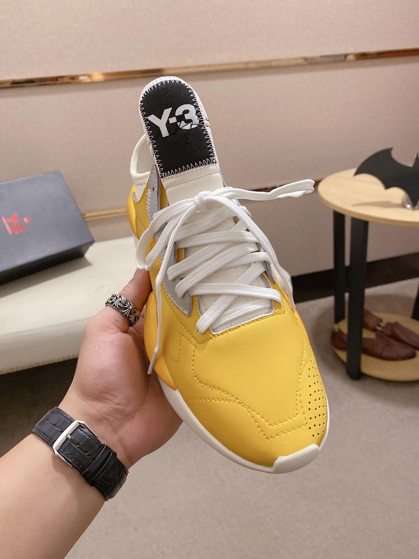 Y-3 Kaiwa Lace-Up Sneakers 25 - vstockx