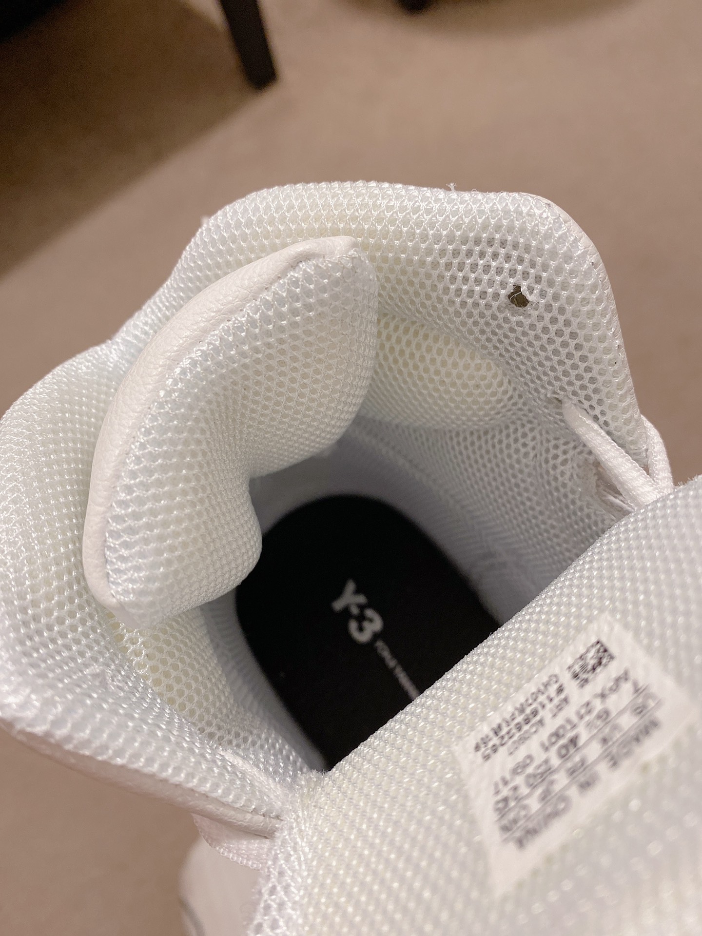 Y-3 Kaiwa Lace-Up Sneakers 9 - vstockx