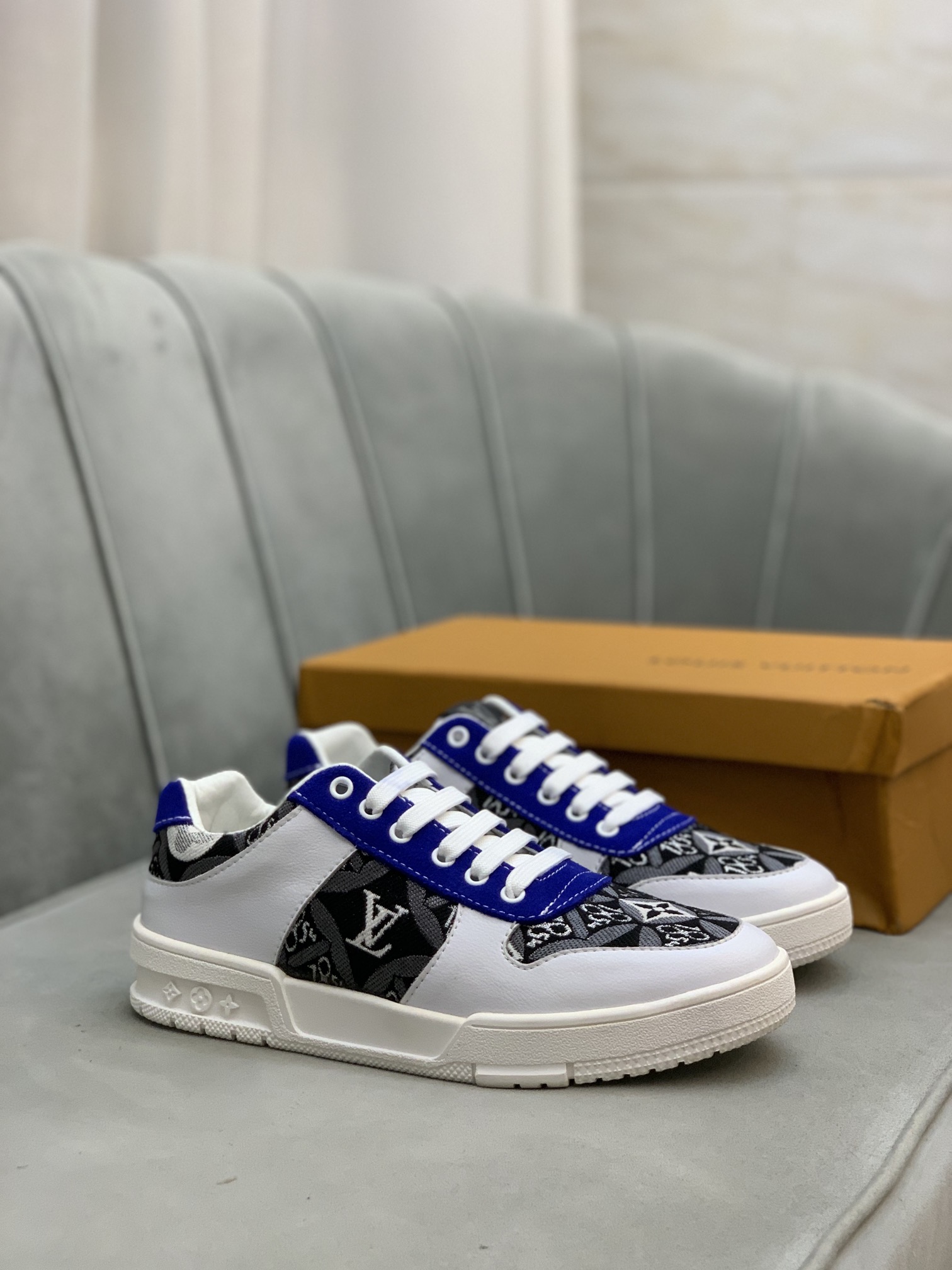 Louis Vuitton Low Top sneaker 9 - vstockx