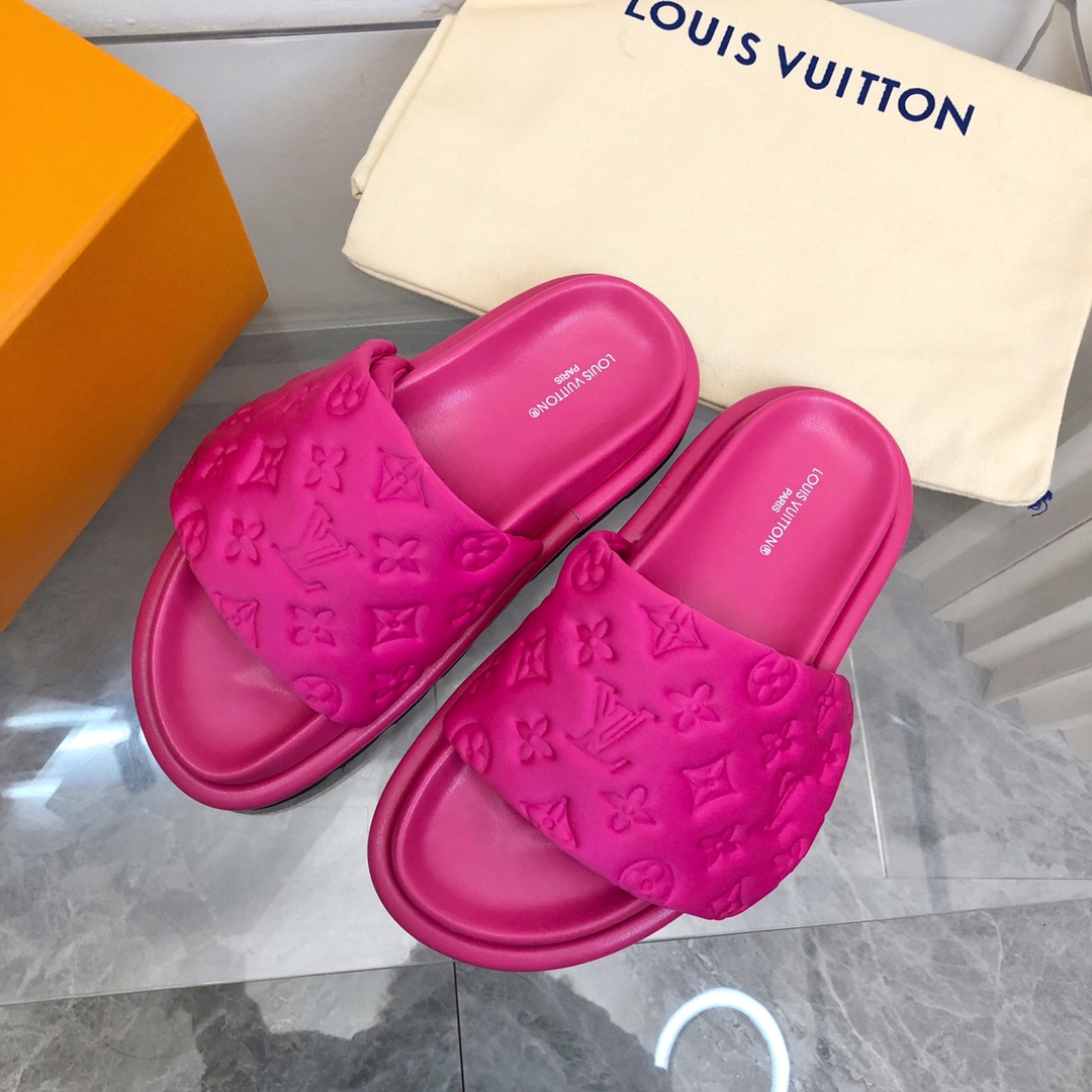 Louis Vuitton POOL PILLOW COMFORT MULES WOMEN 1 - vstockx