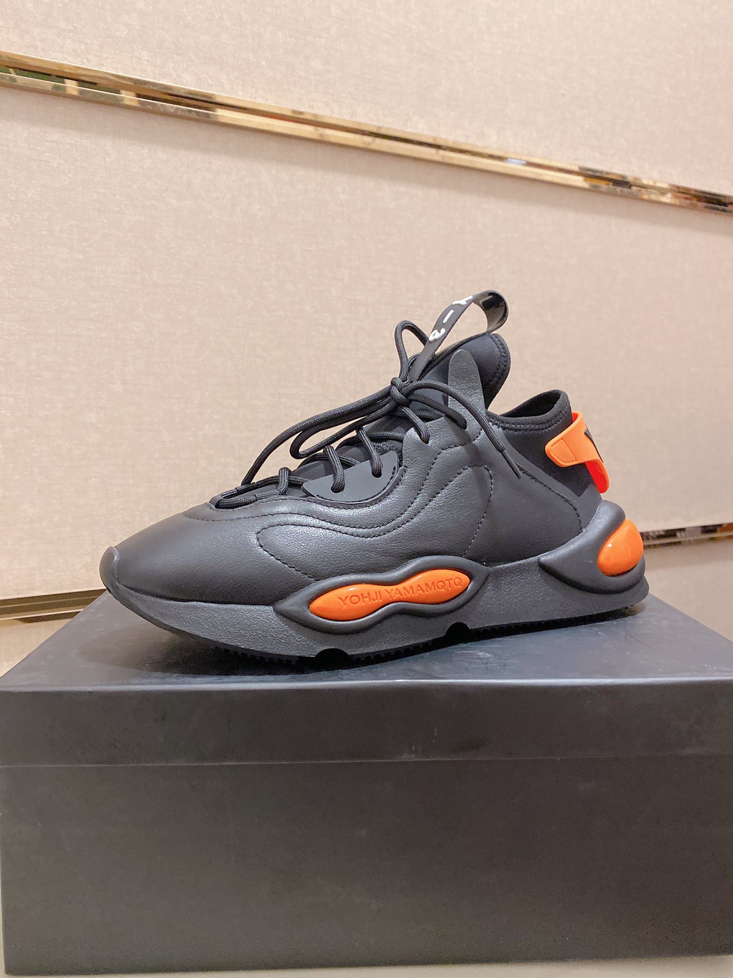 Y-3 Kaiwa Lace-Up Sneakers 7 - vstockx