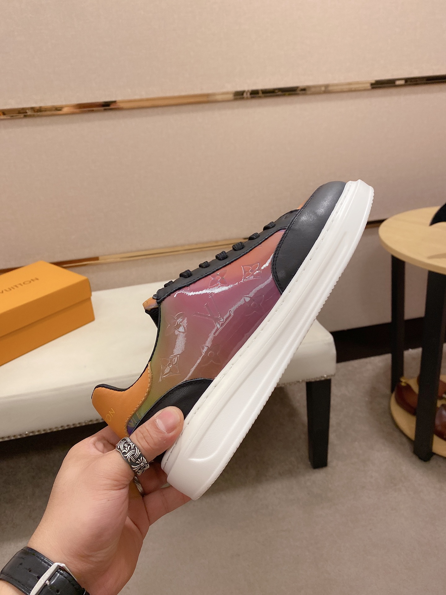 Louis Vuitton Low Top sneaker 115 - vstockx