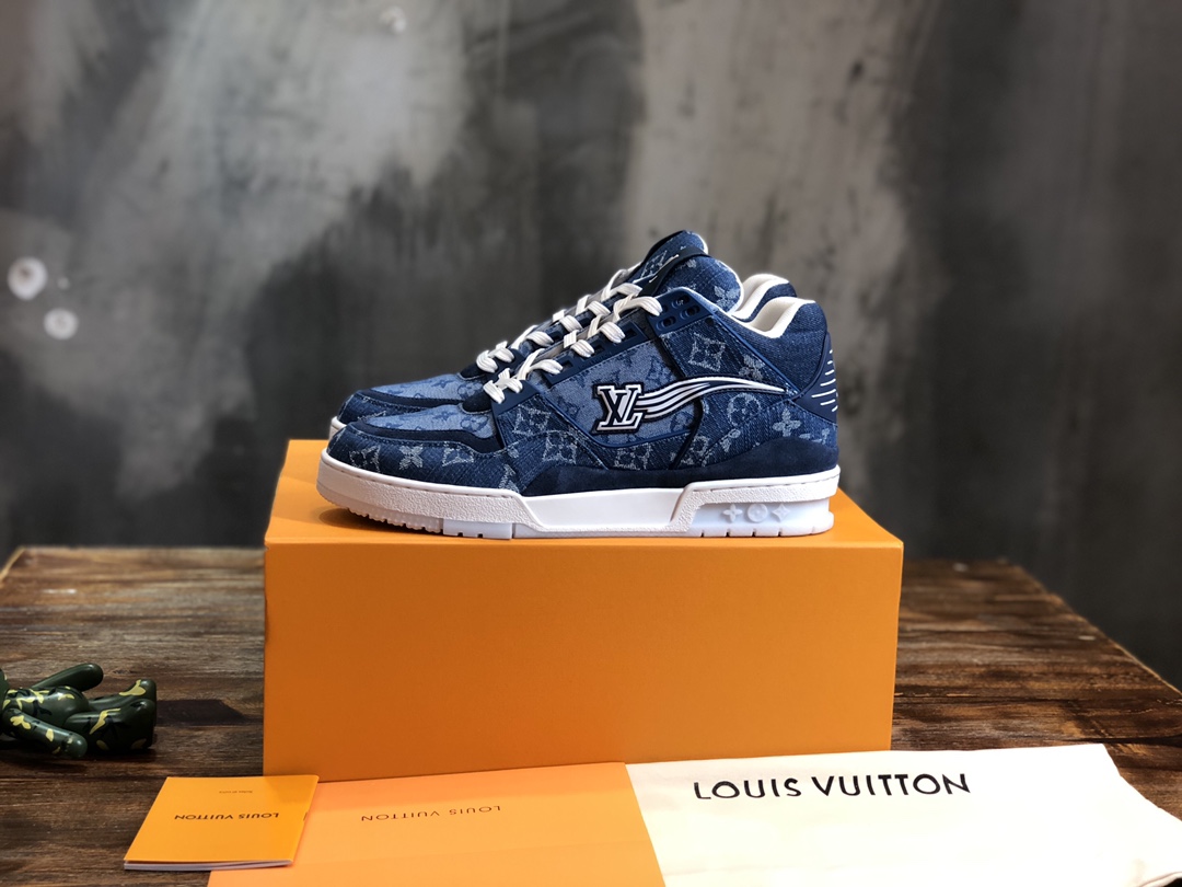 Louis Vuitton Trainer Sneakers 12 - vstockx