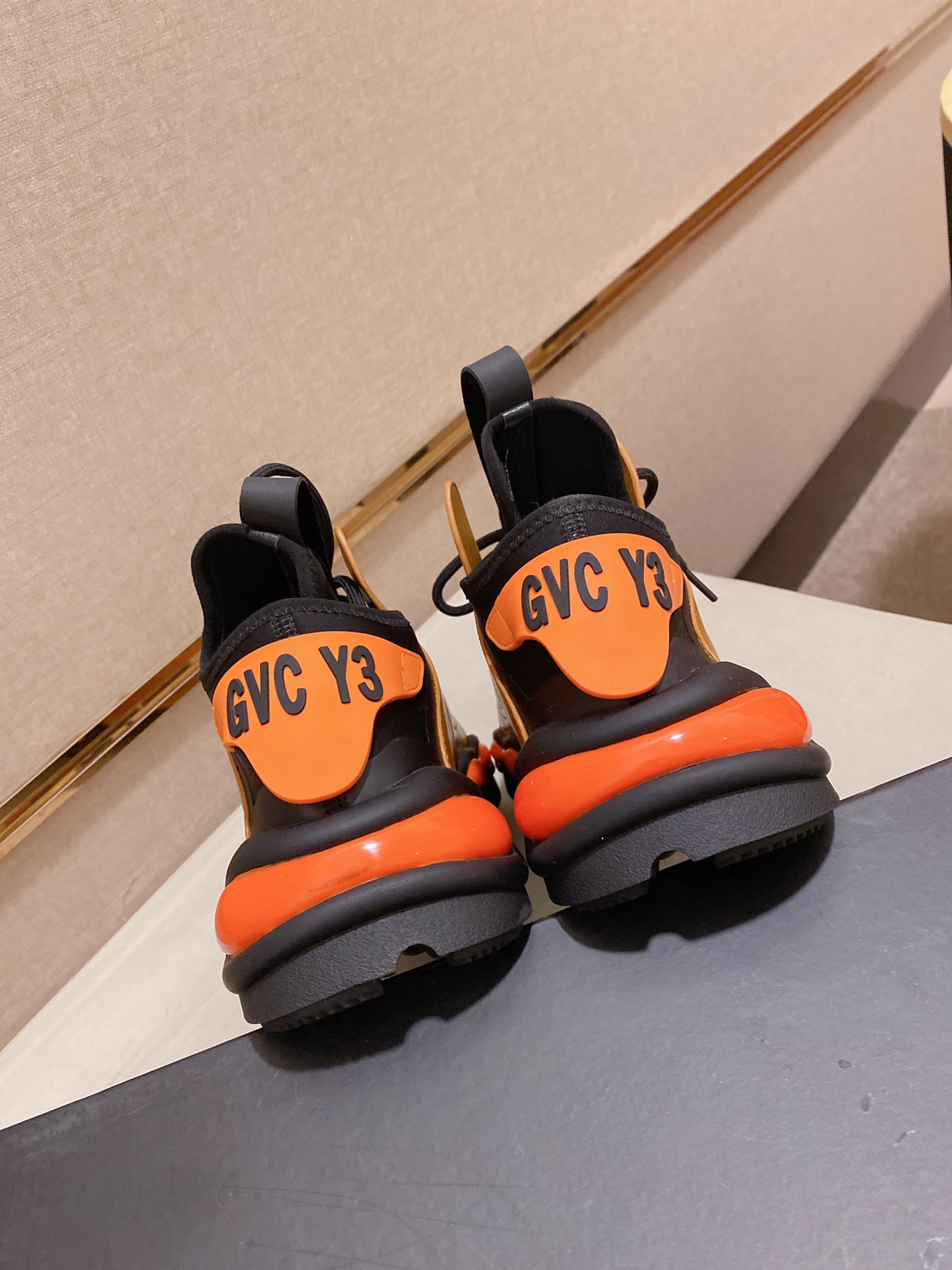 Y-3 Kaiwa Lace-Up Sneakers 4 - vstockx
