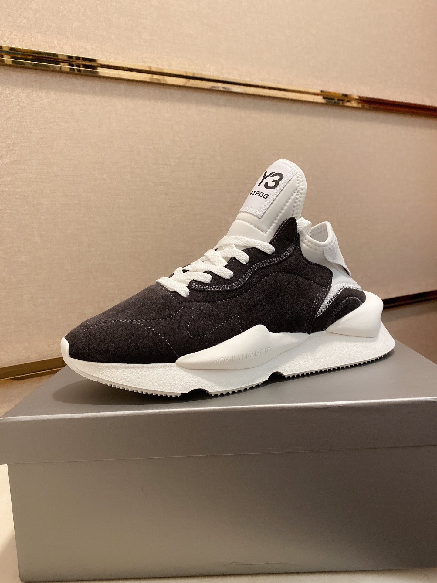 Y-3 Kaiwa Lace-Up Sneakers 44 - vstockx