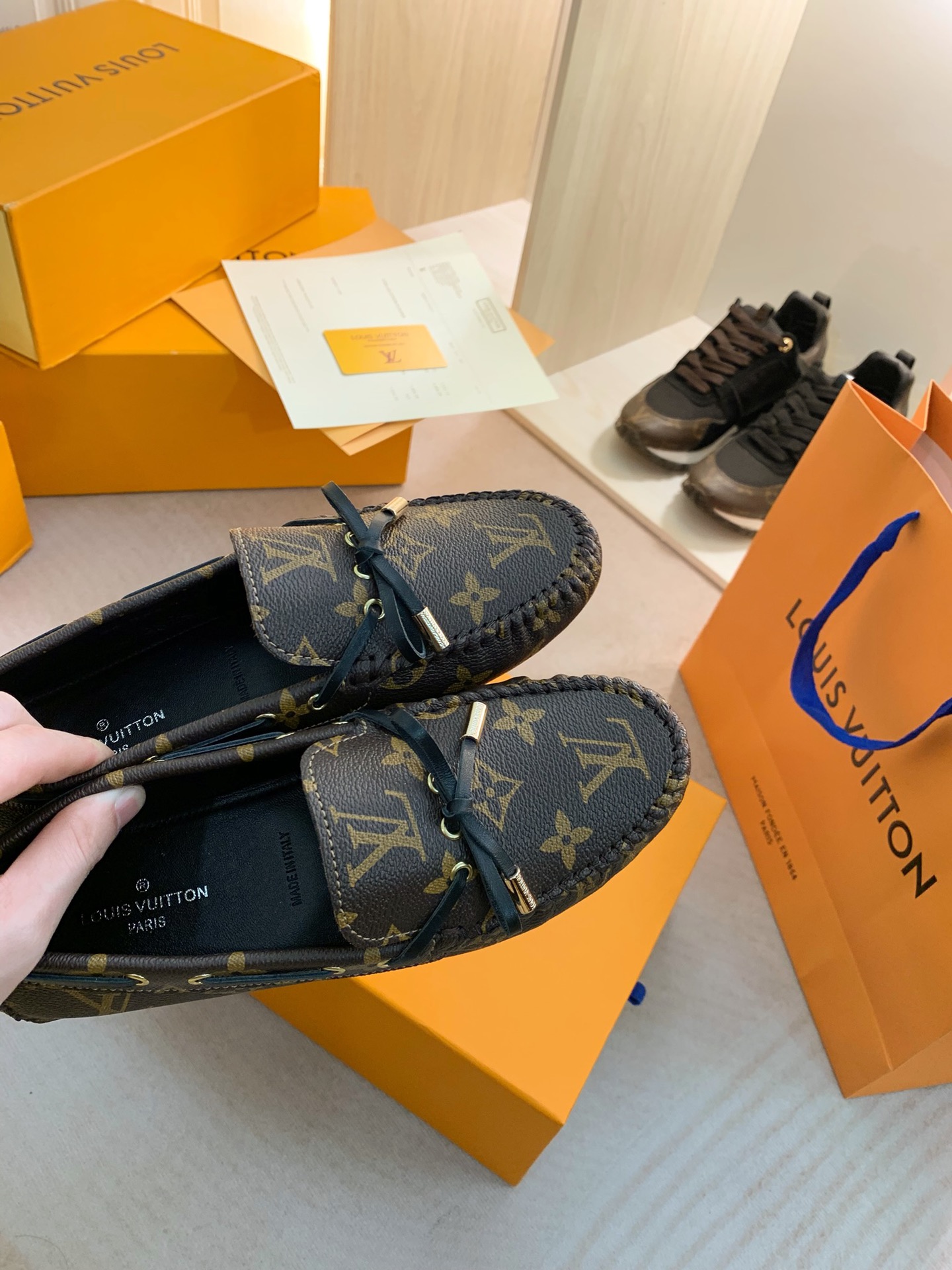 Louis Vuitton GLORIA FLAT LOAFERS WOMEN 11 - vstockx