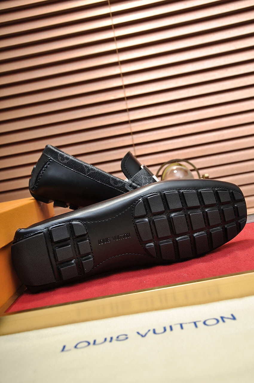 Louis Vuitton Leather Boots 8 - vstockx