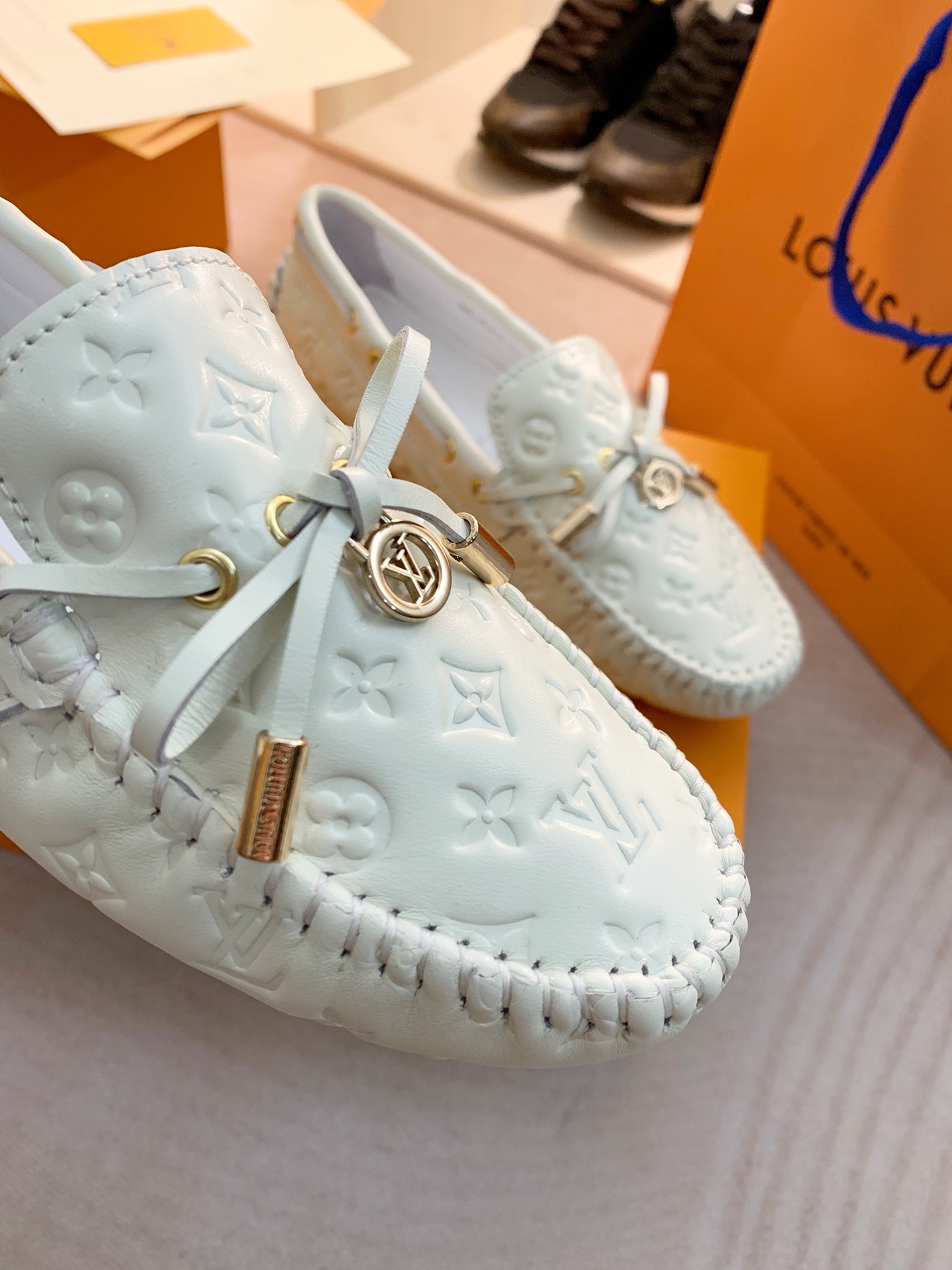 Louis Vuitton GLORIA FLAT LOAFERS WOMEN 11 - vstockx