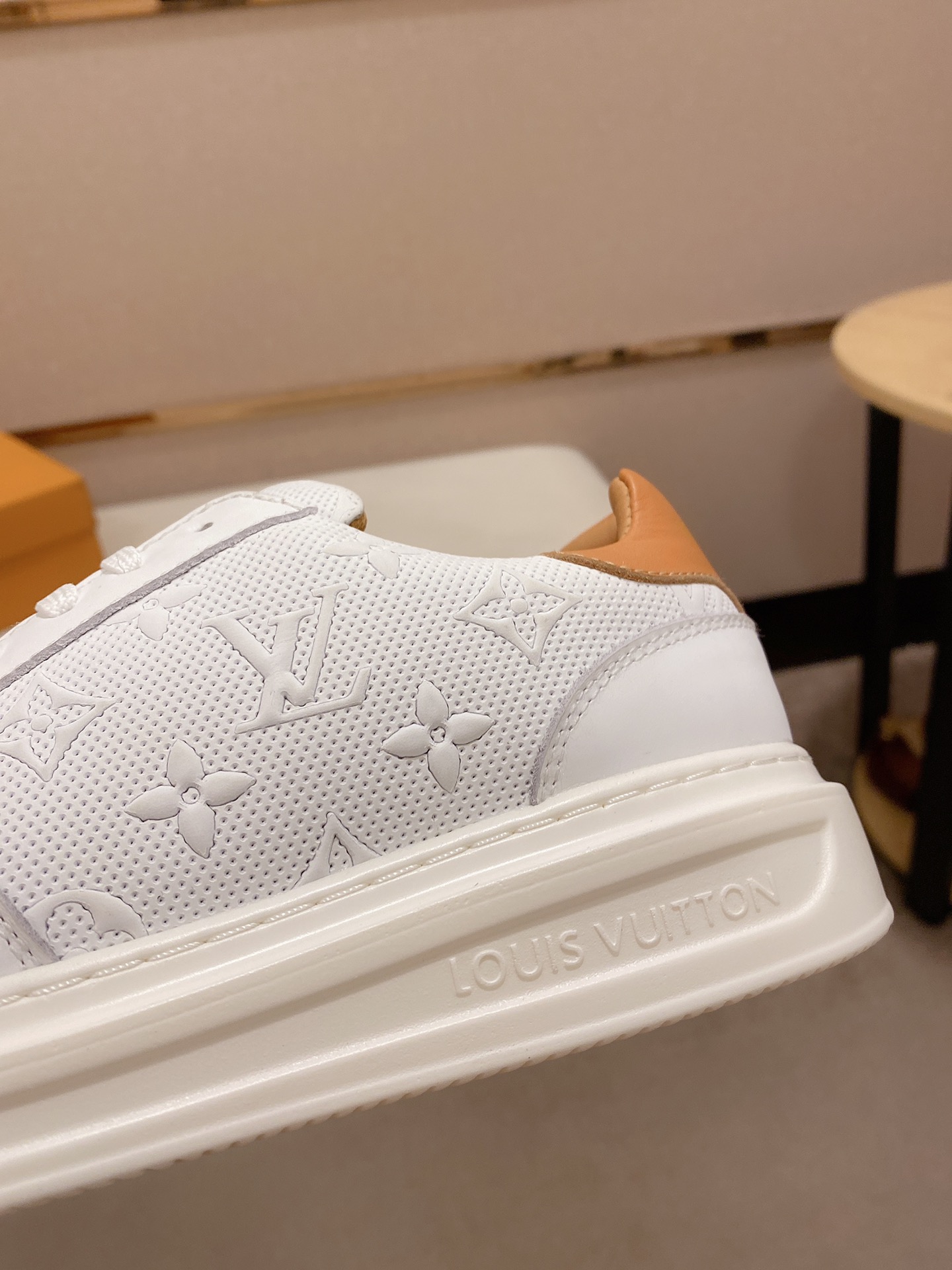 Louis Vuitton Low Top sneaker 118 - vstockx