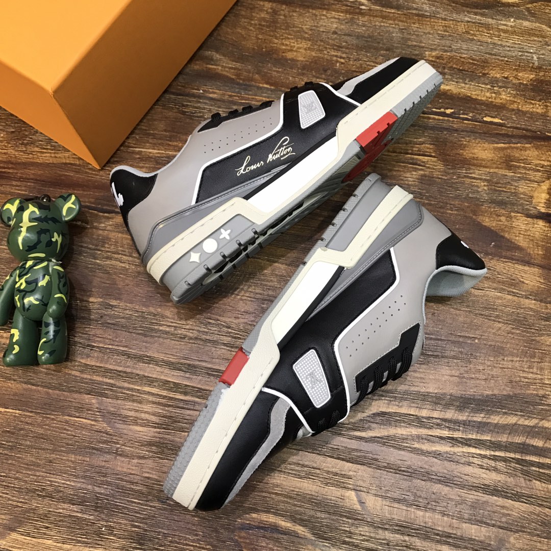 Louis Vuitton Trainer Sneakers 31 - vstockx