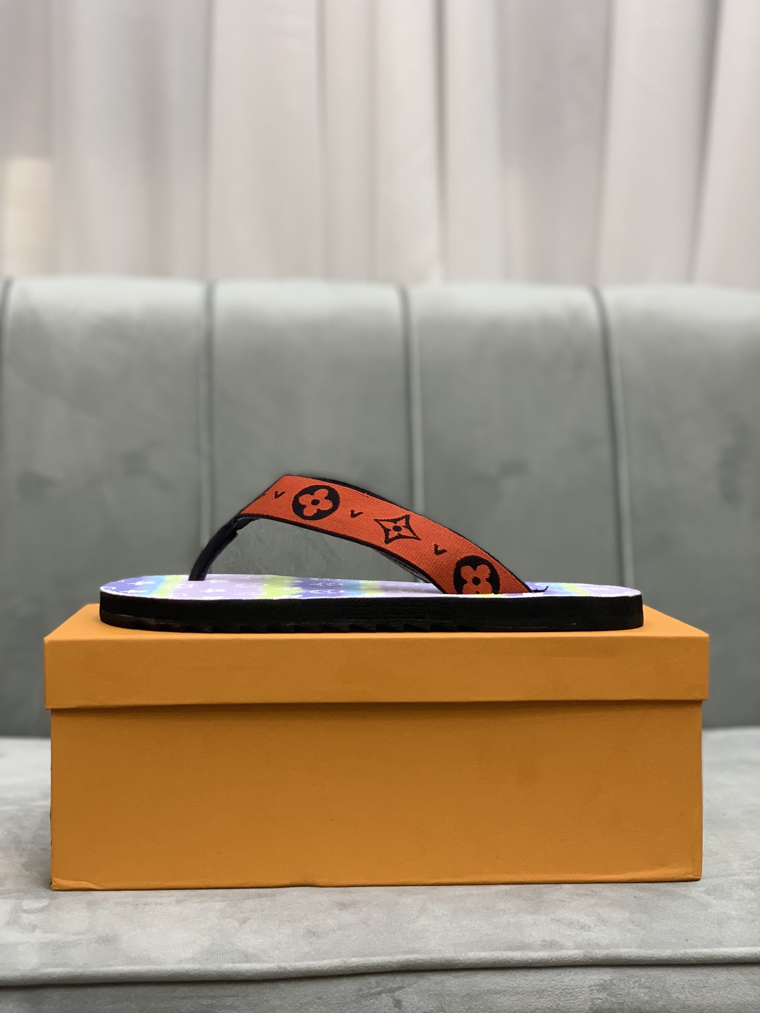 Louis Vuitton Slipper 44 - vstockx