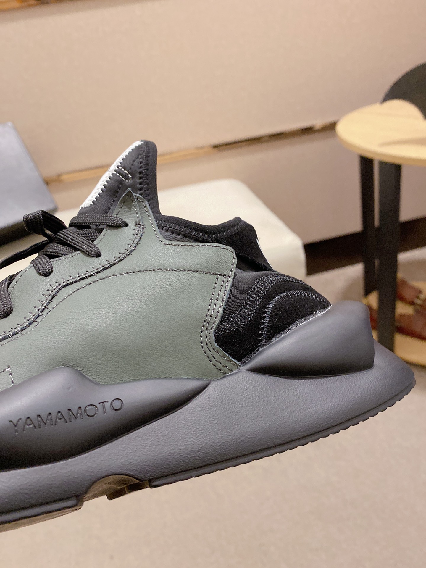 Y-3 Kaiwa Lace-Up Sneakers 21 - vstockx