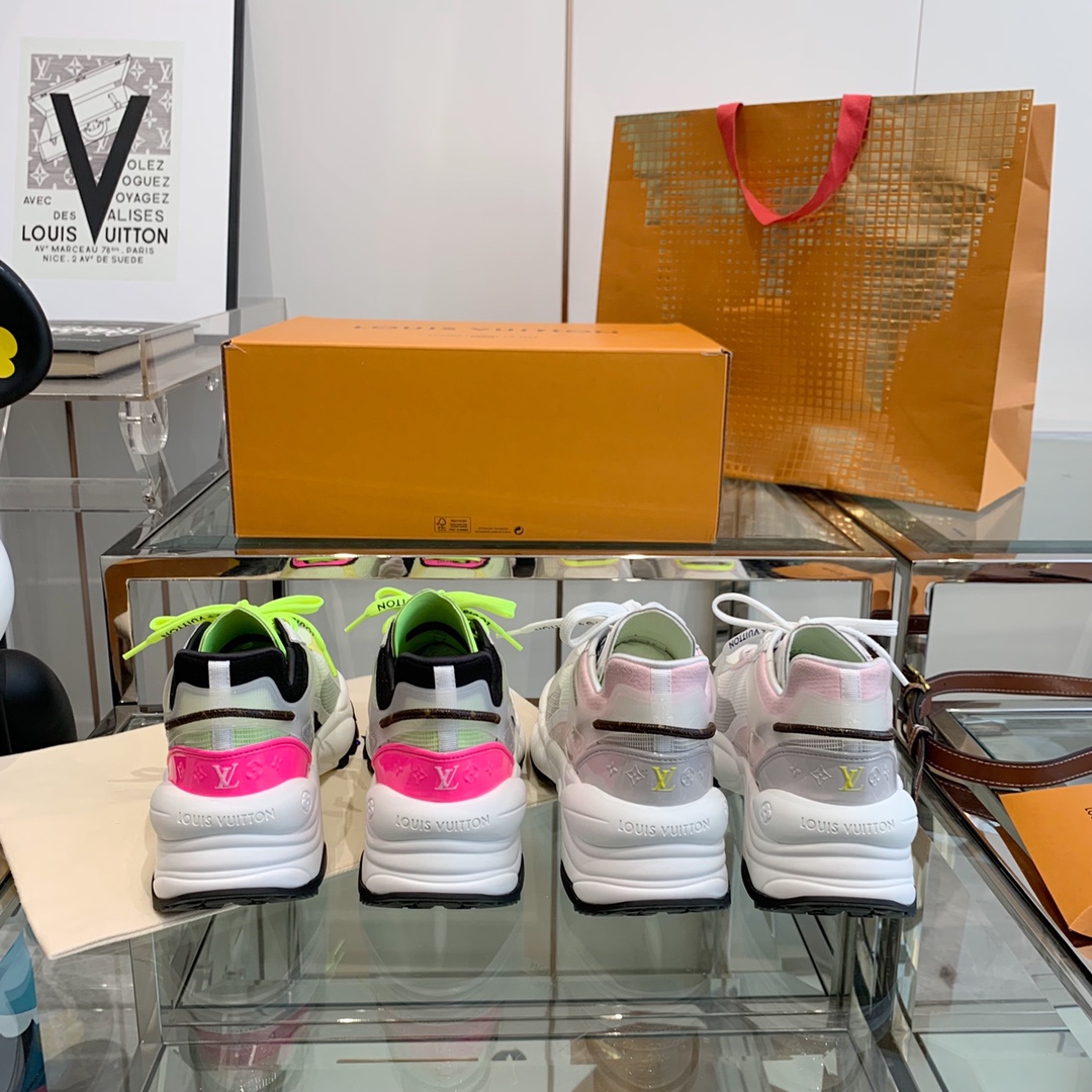 Louis Vuitton RUN 55 TRAINERS SNEAKER 3 - vstockx