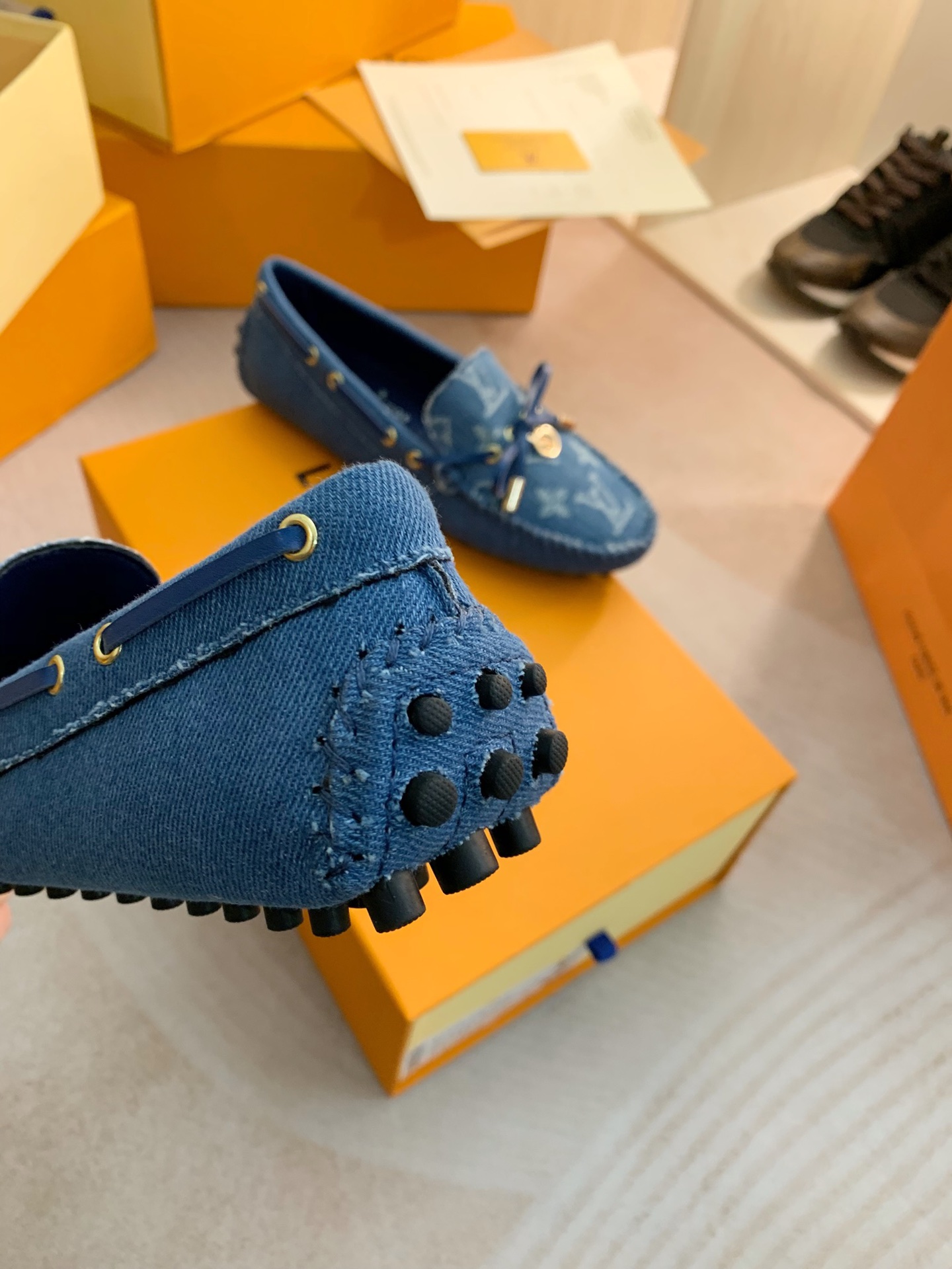 Louis Vuitton GLORIA FLAT LOAFERS WOMEN 11 - vstockx
