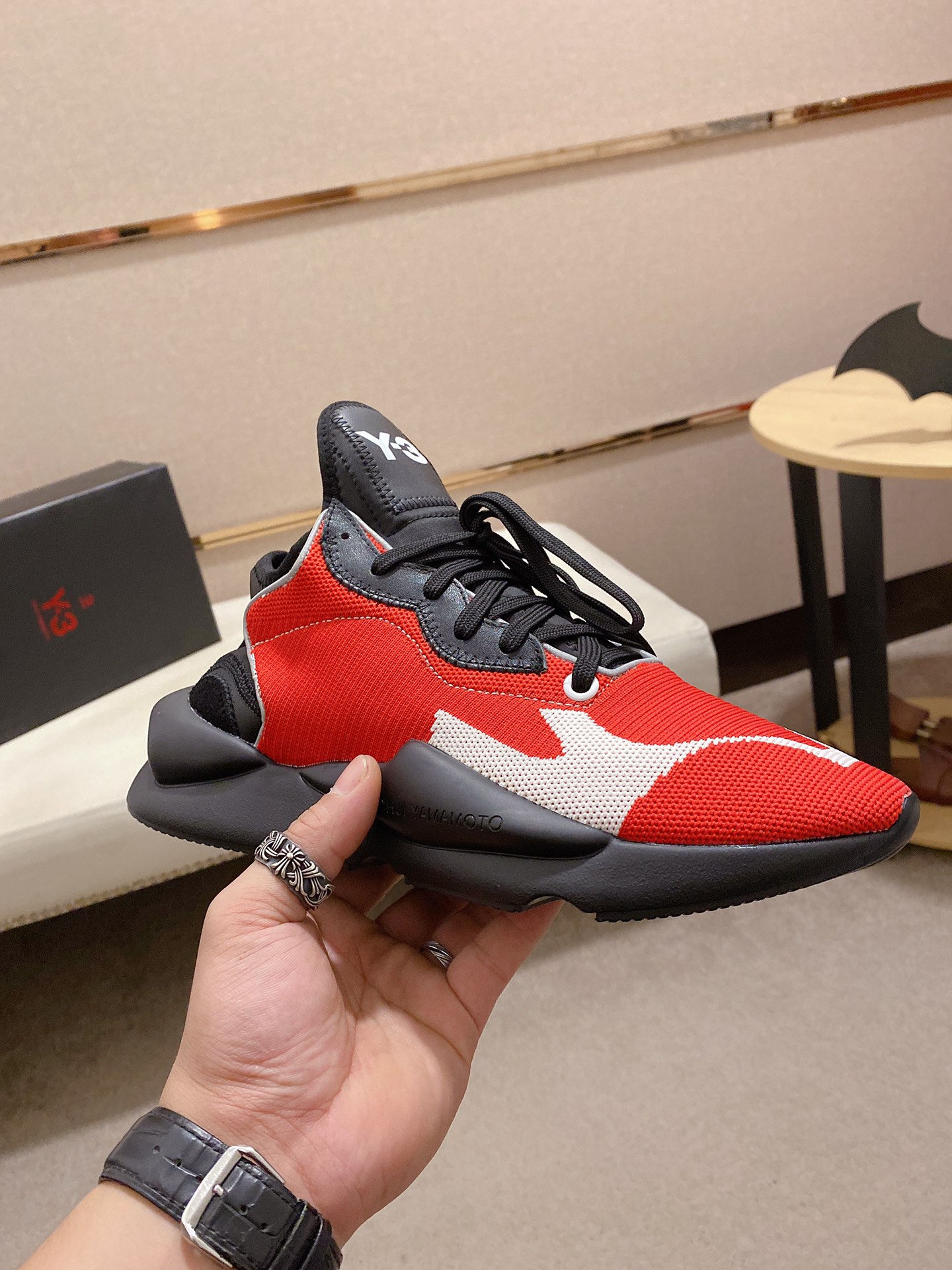 Y-3 Kaiwa Lace-Up Sneakers 11 - vstockx