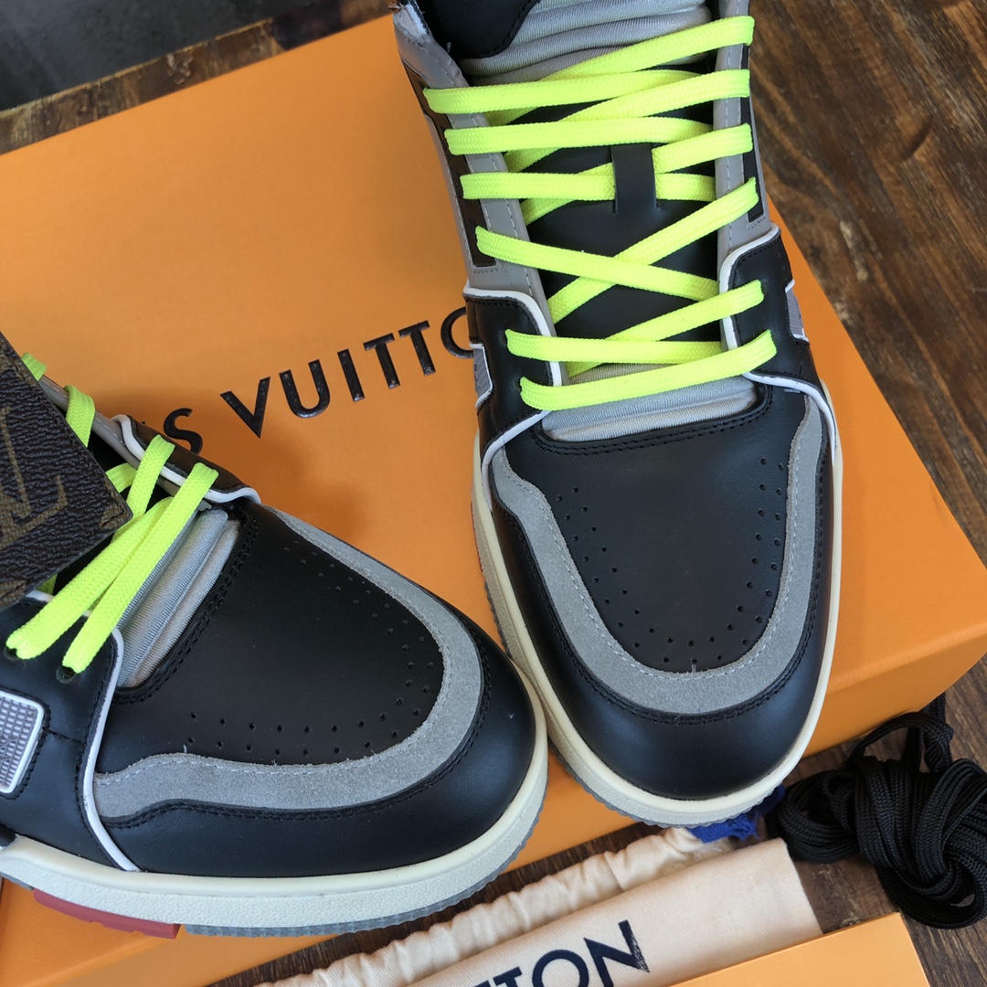 Louis Vuitton Trainer Sneakers 15 - vstockx