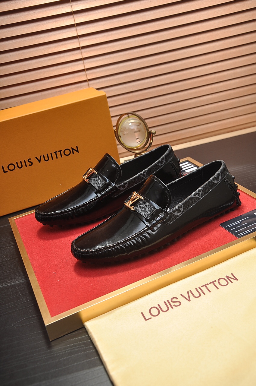 Louis Vuitton Leather Boots 18 - vstockx