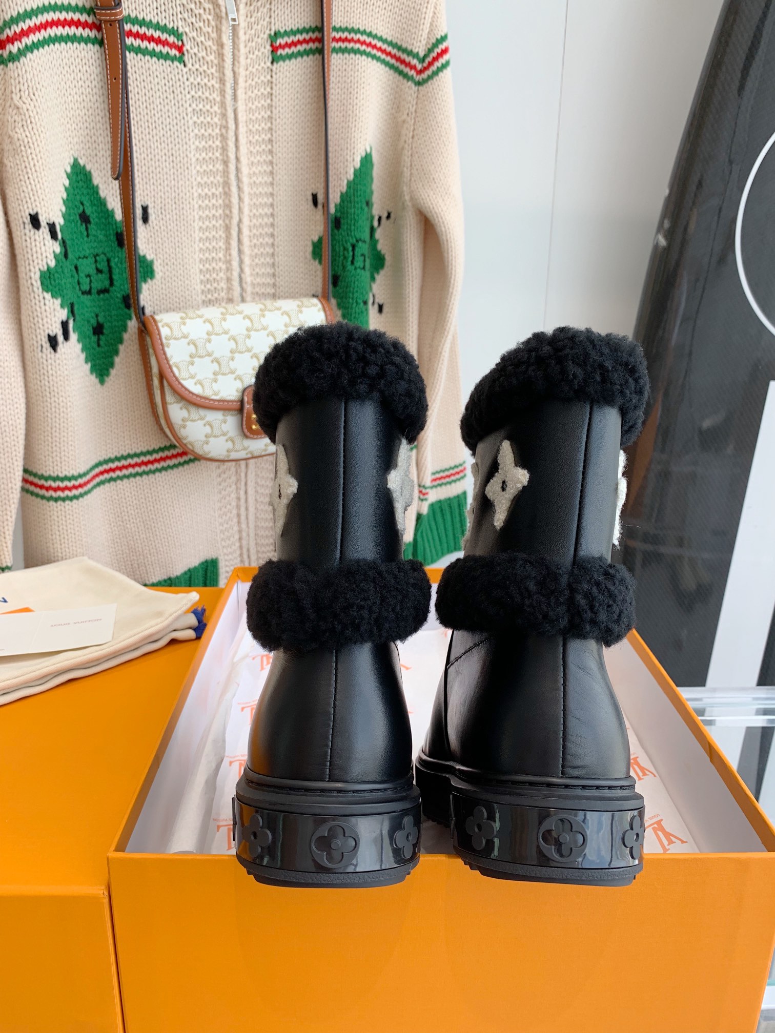 Louis Vuitton SNOWDROP FLAT ANKLE BOOTS WOMEN 13 - vstockx