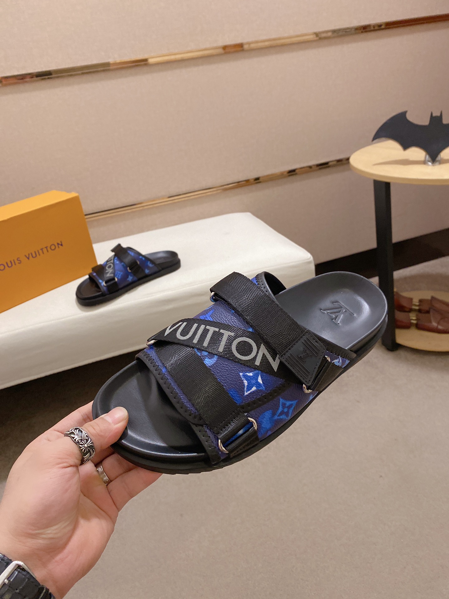 Louis Vuitton Honolulu Sneaker 15 - vstockx