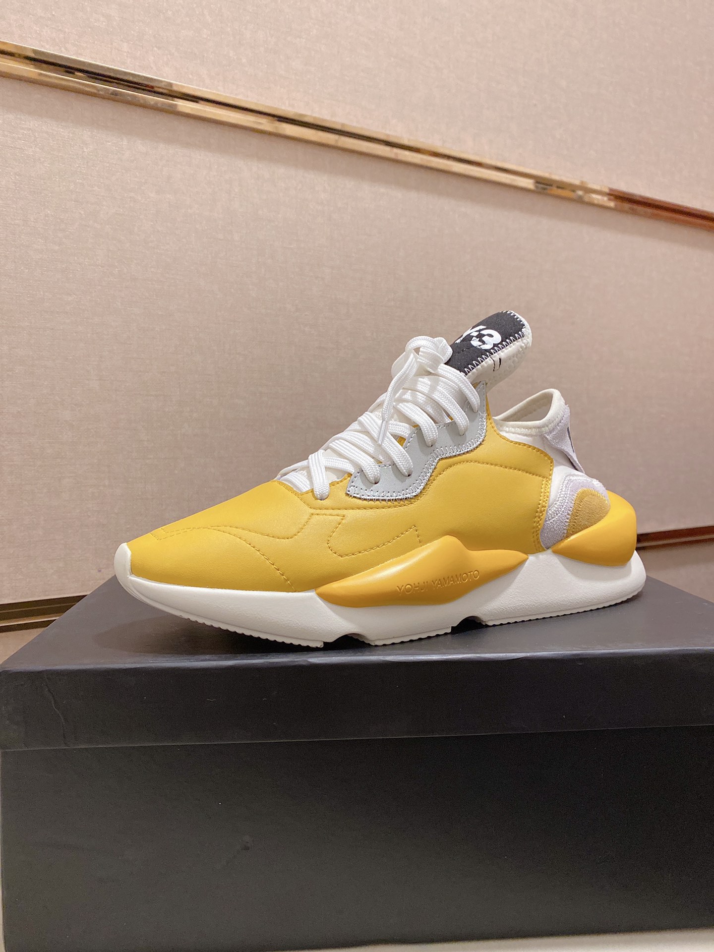 Y-3 Kaiwa Lace-Up Sneakers 25 - vstockx
