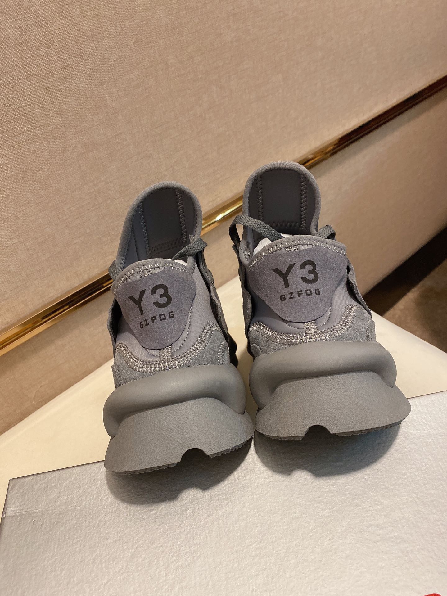 Y-3 Kaiwa Lace-Up Sneakers 46 - vstockx