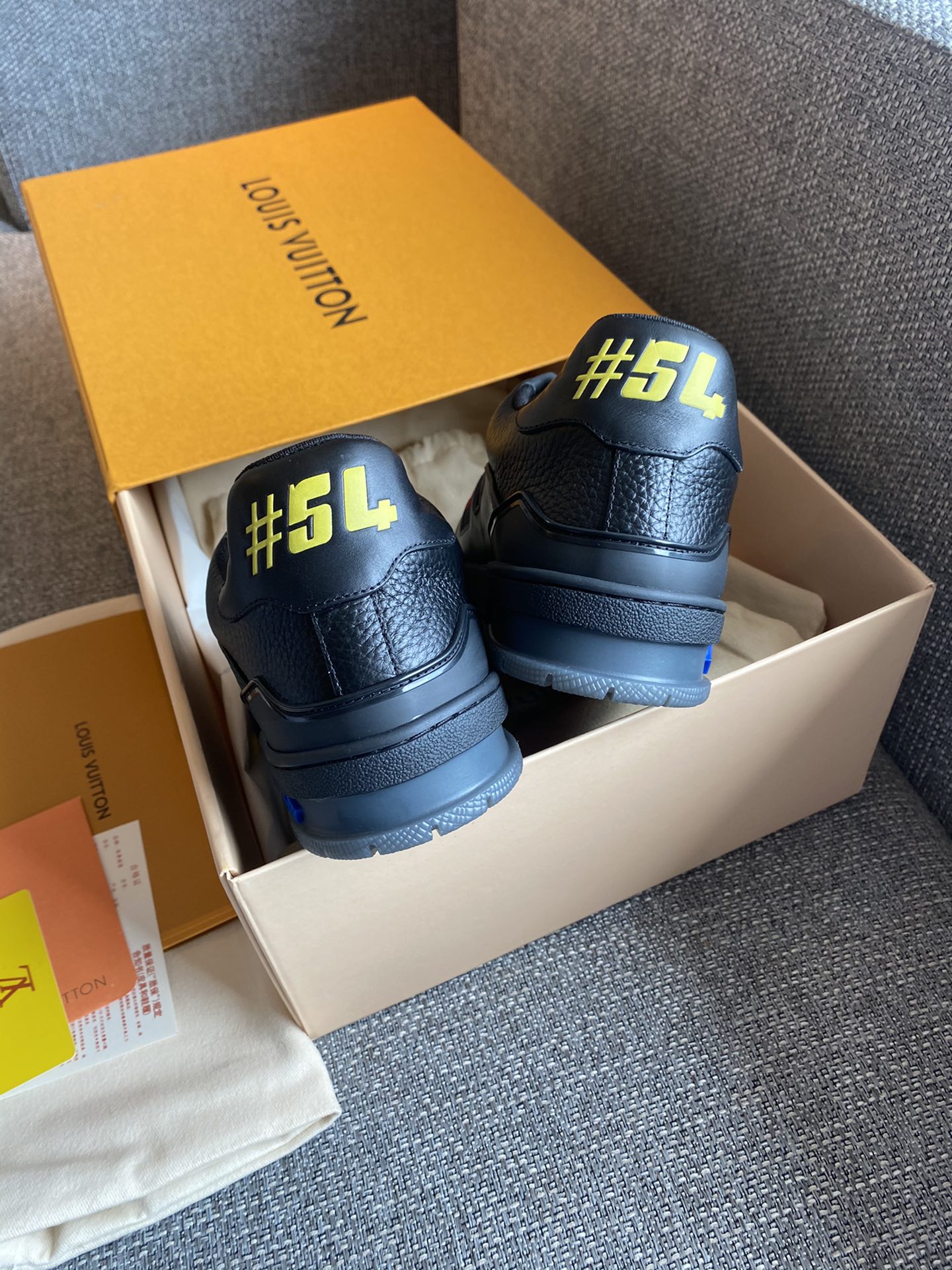 Louis Vuitton LV TRAINERS SNEAKER 9 - vstockx