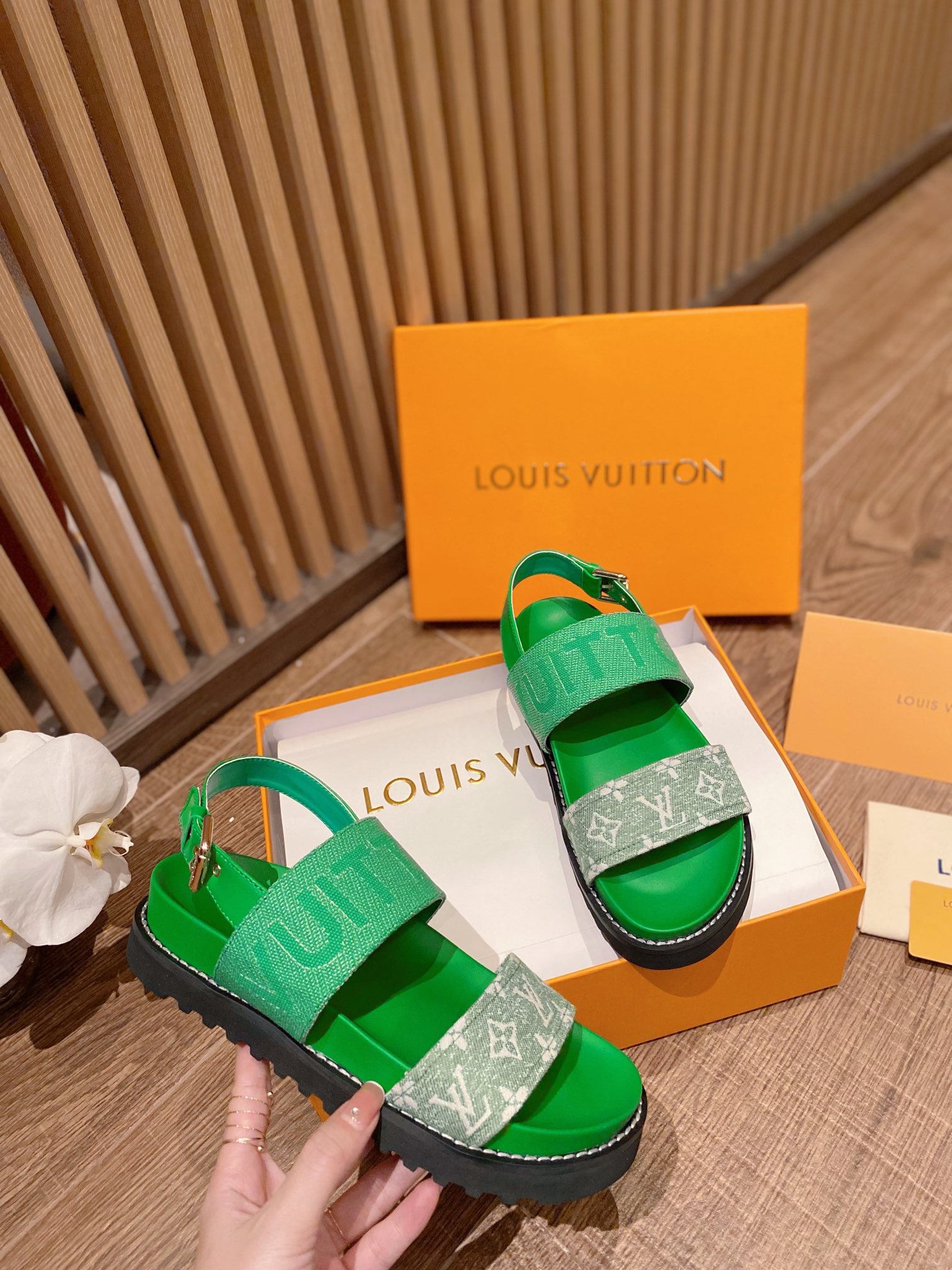Louis Vuitton PASEO FLAT COMFORT SANDALS WOMEN 8 - vstockx
