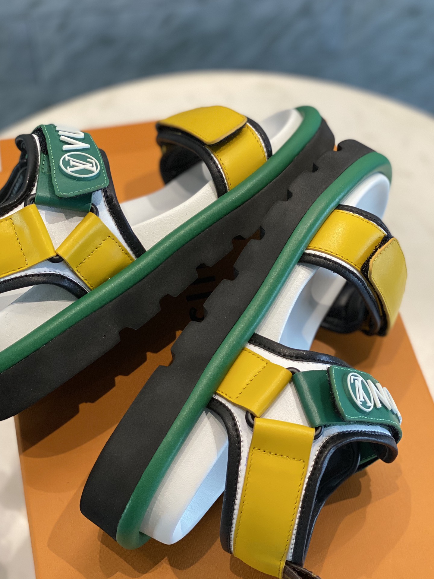 Louis Vuitton PASEO FLAT COMFORT SANDALS WOMEN 9 - vstockx