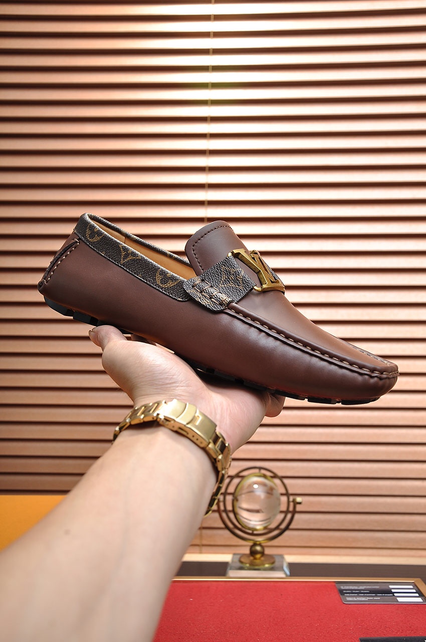 Louis Vuitton Leather Boots 7 - vstockx