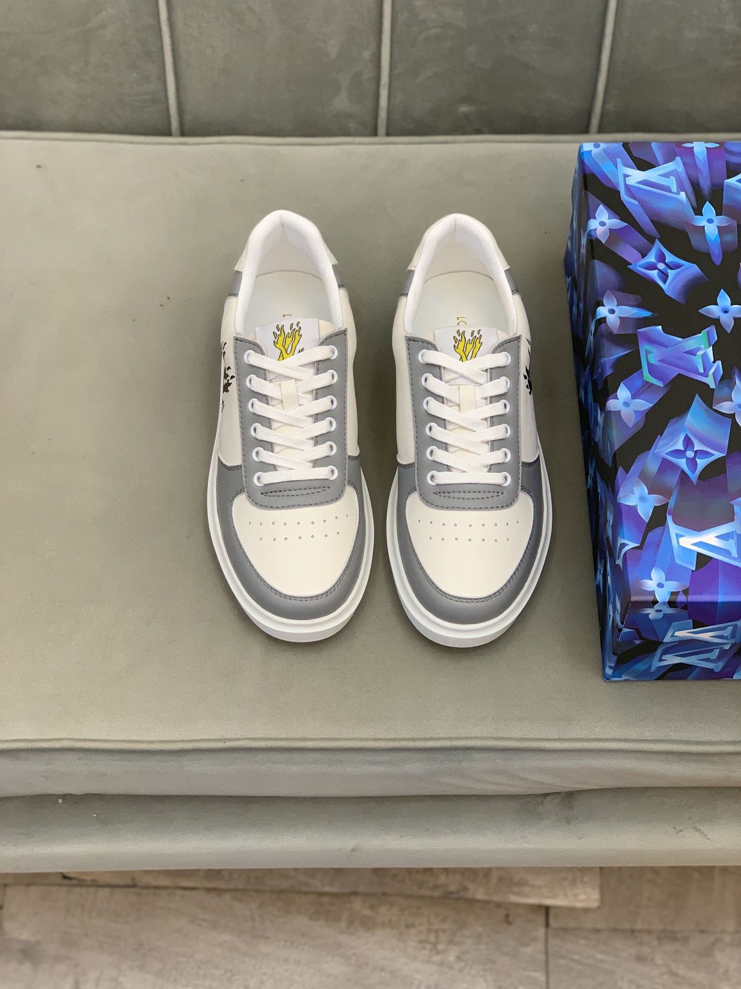 Louis Vuitton Low Top sneaker 6 - vstockx
