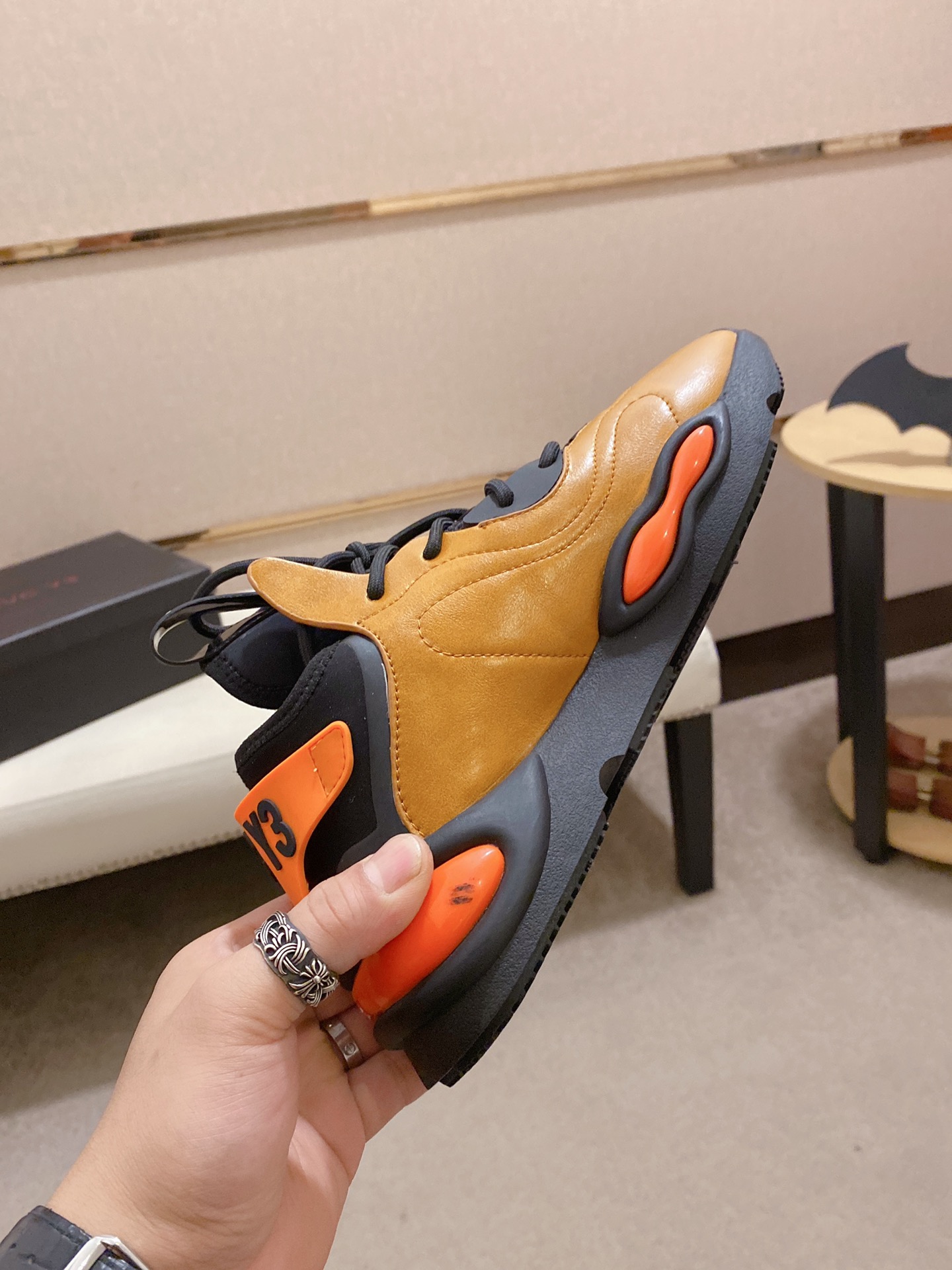 Y-3 Kaiwa Lace-Up Sneakers 4 - vstockx