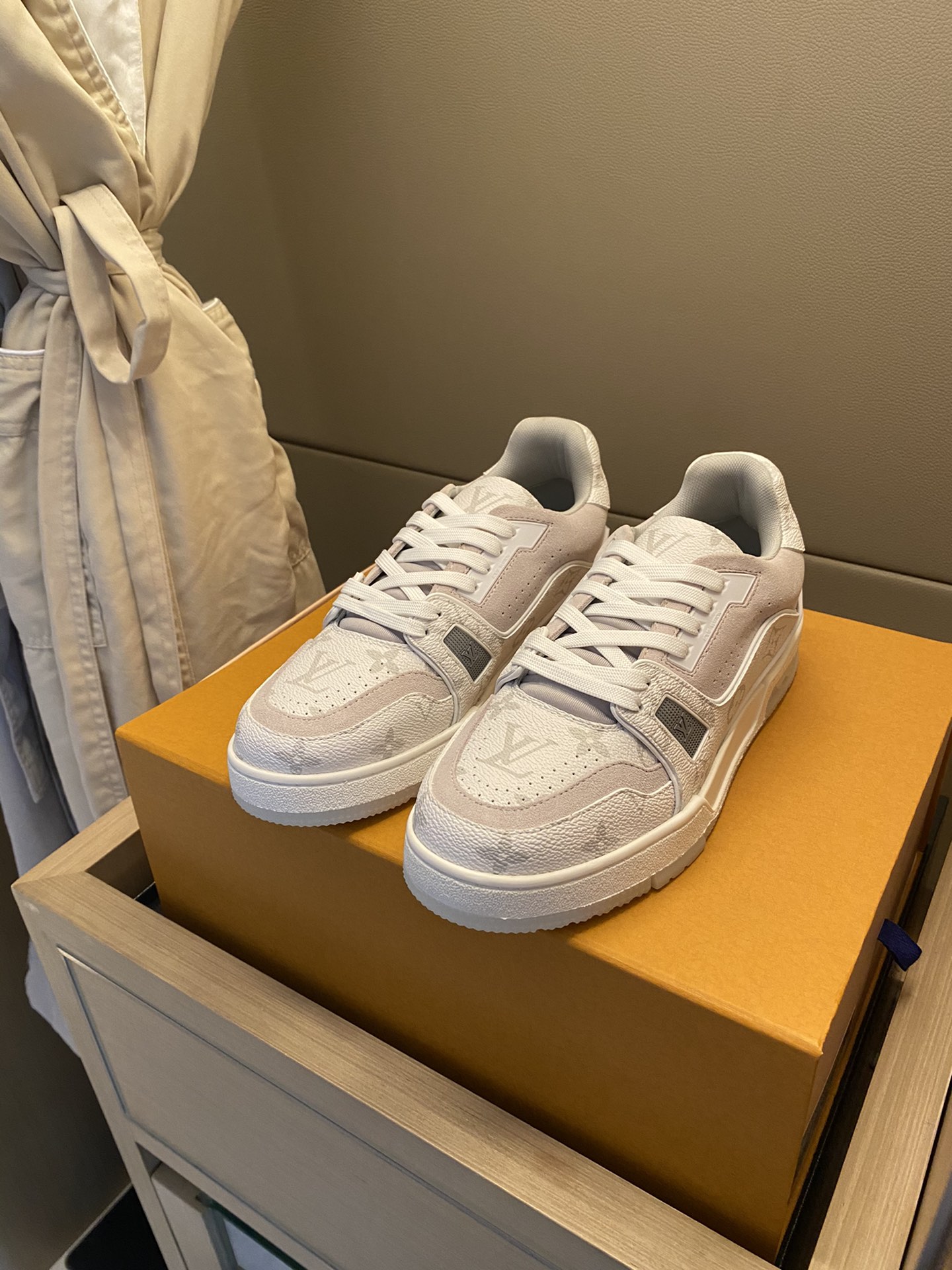 Louis Vuitton LV TRAINERS SNEAKER 9 - vstockx