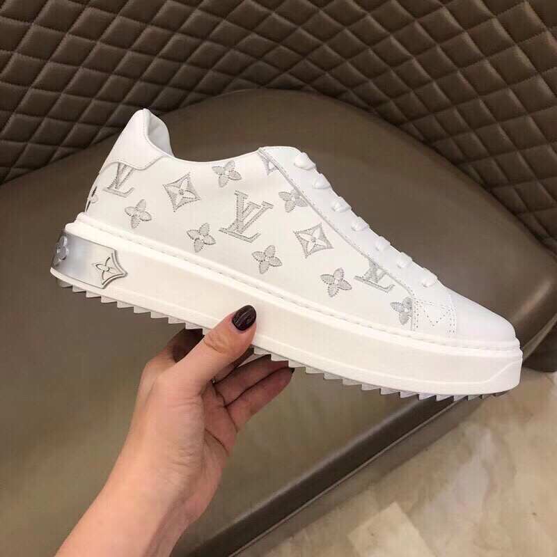 Louis Vuitton Low Top sneaker 32 - vstockx