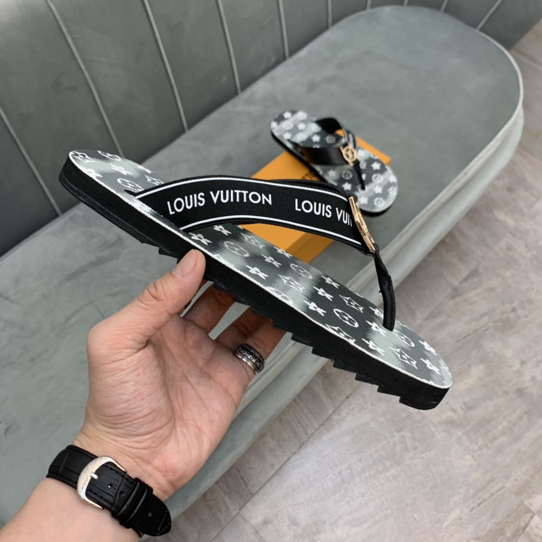 Louis Vuitton Slipper 43 - vstockx