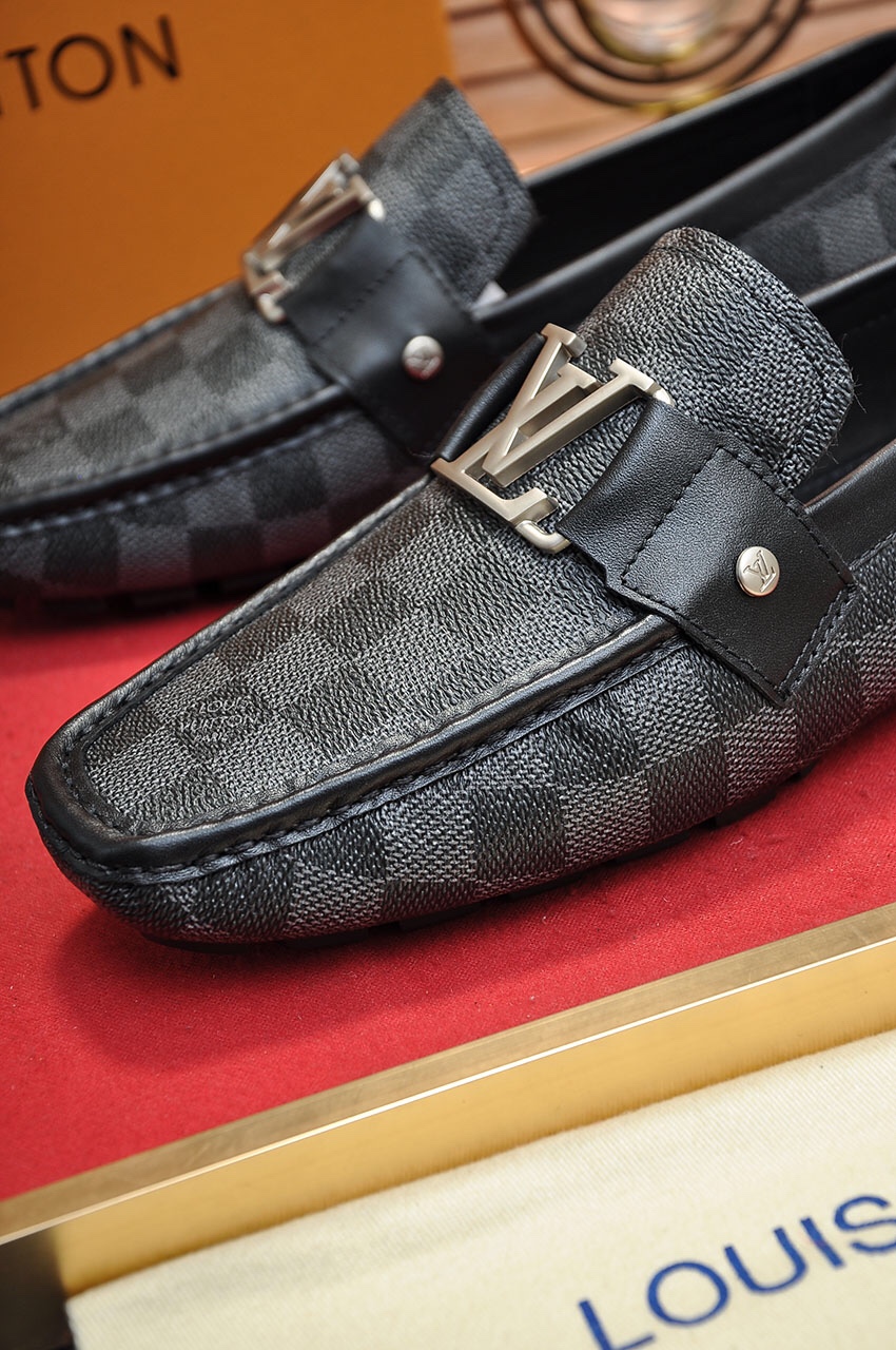 Louis Vuitton Leather Boots 10 - vstockx