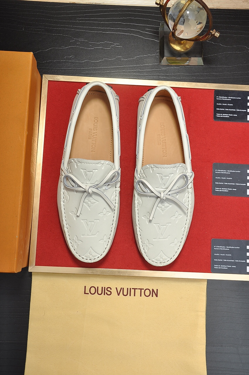 Louis Vuitton Leather Boots 20 - vstockx