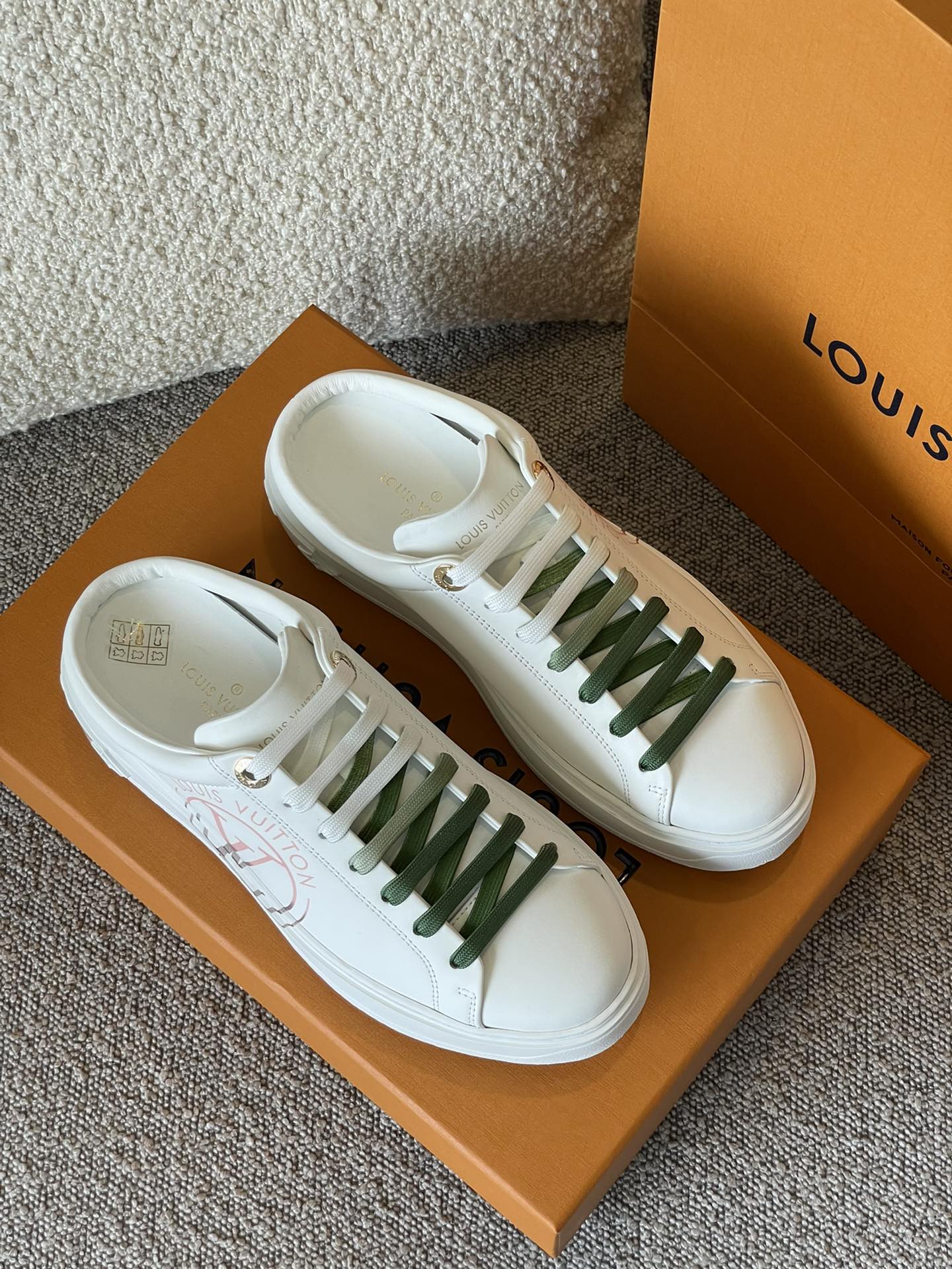 Louis Vuitton TIME OUT TRAINERS 1 - vstockx