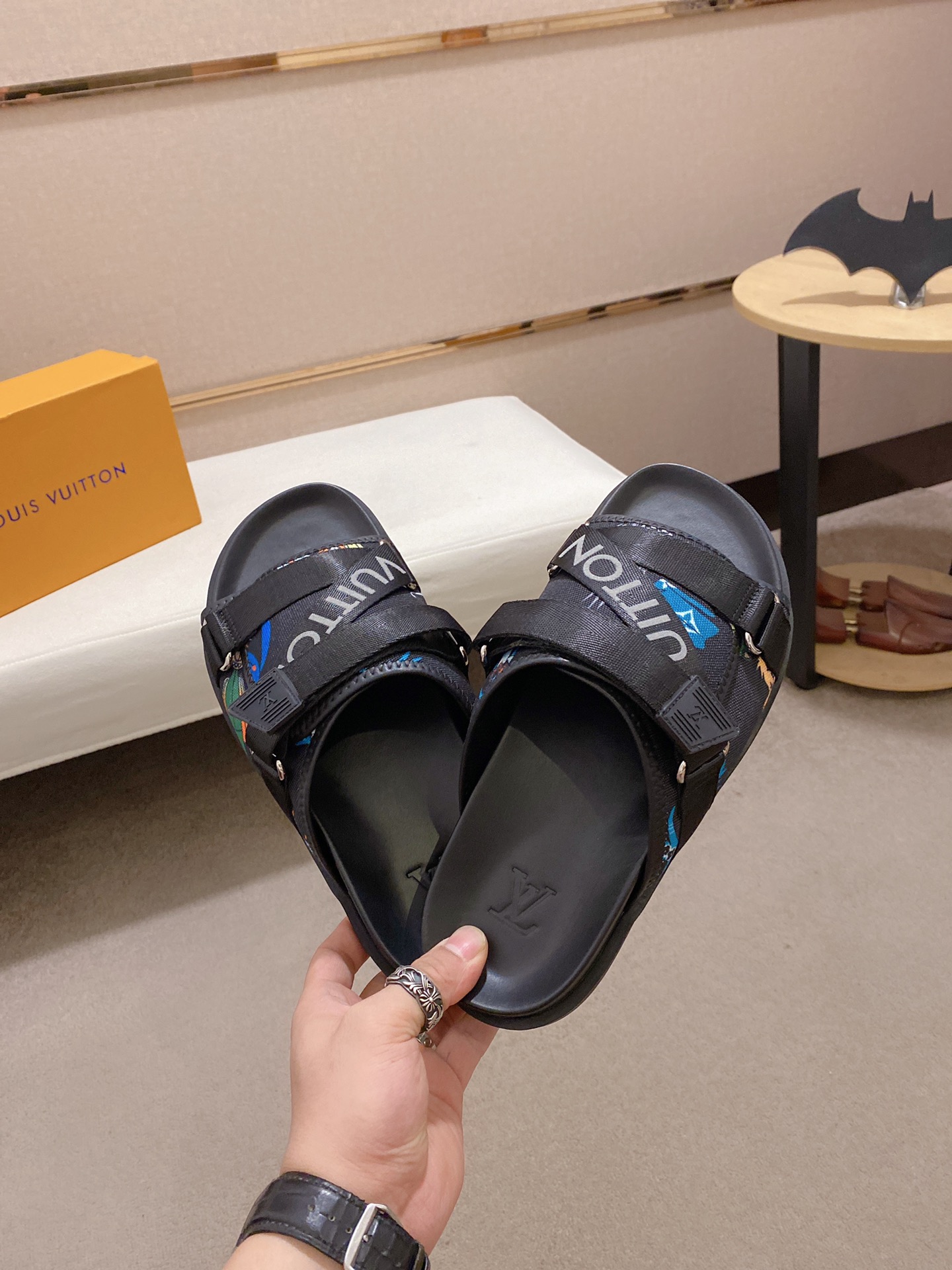 Louis Vuitton Honolulu Sneaker 13 - vstockx