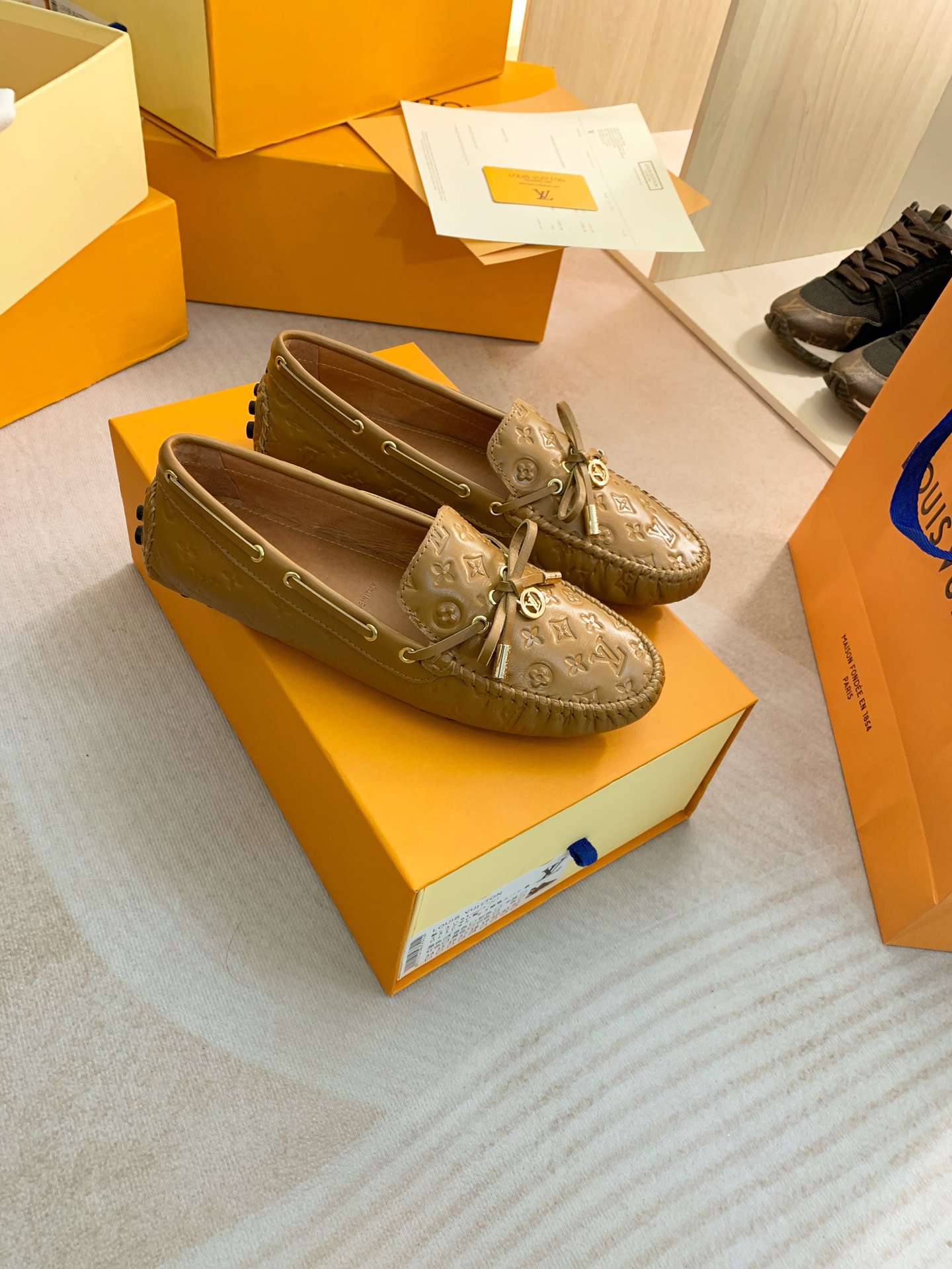 Louis Vuitton GLORIA FLAT LOAFERS WOMEN 11 - vstockx